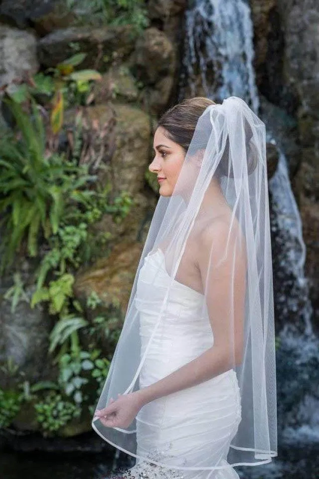 1T Layer Fingertip Length Tulle Wedding Veil with Satin Trim Edge APWV0019