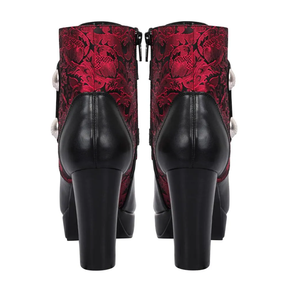 Aaleyah Gothic Boot-test