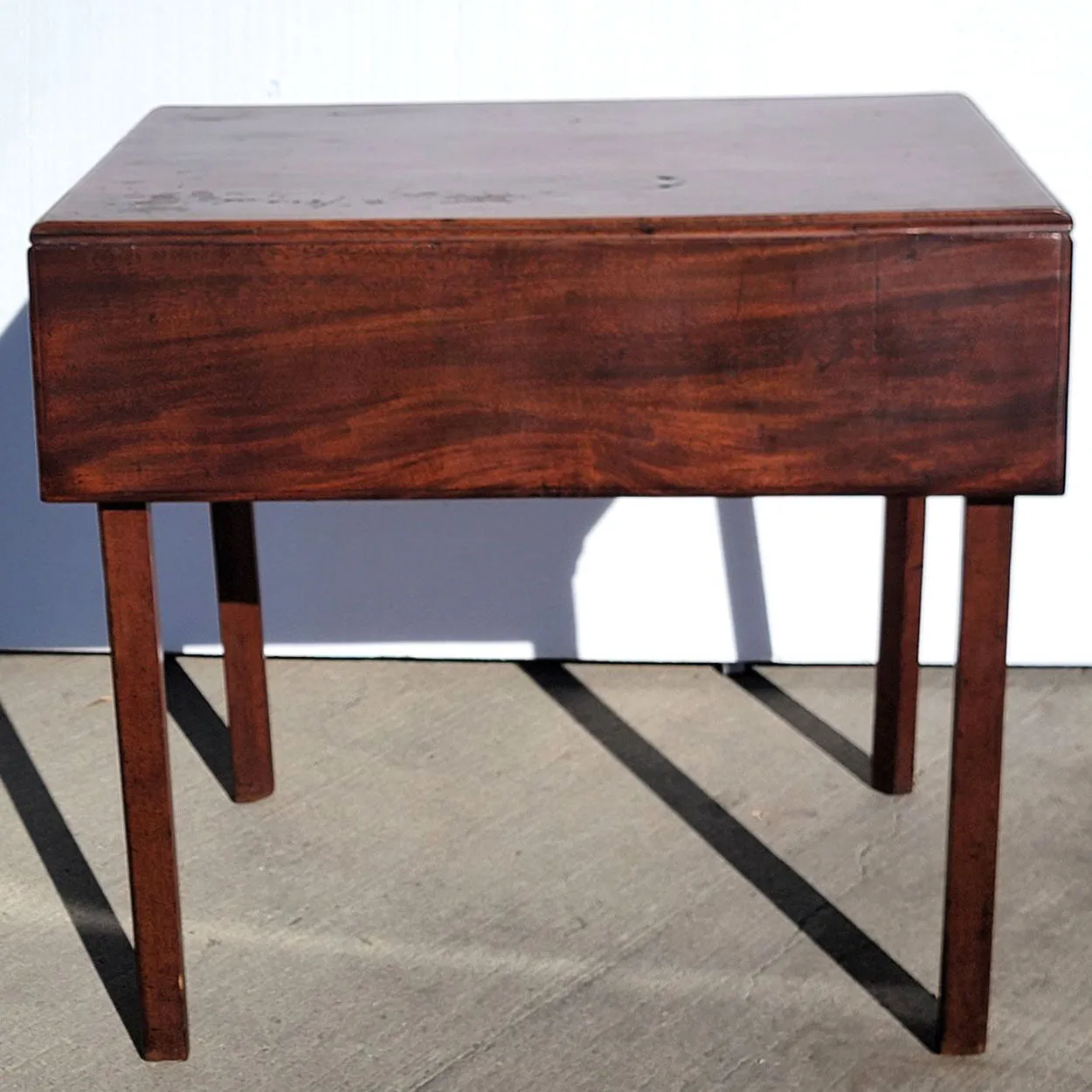 American Federal Mahogany Drop-Leaf Pembroke Table