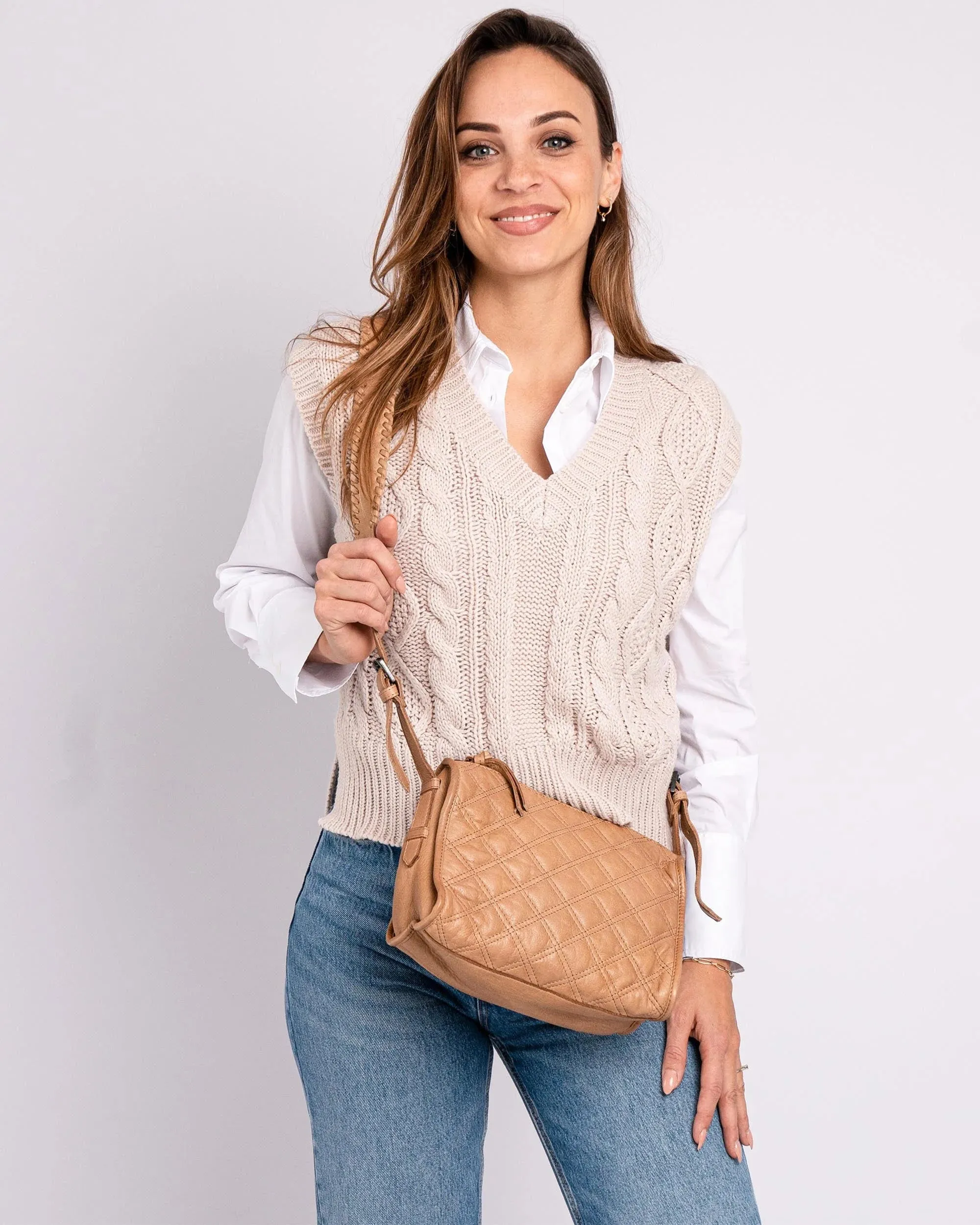 Beker | Diamond-Patterned Crossbody Bag