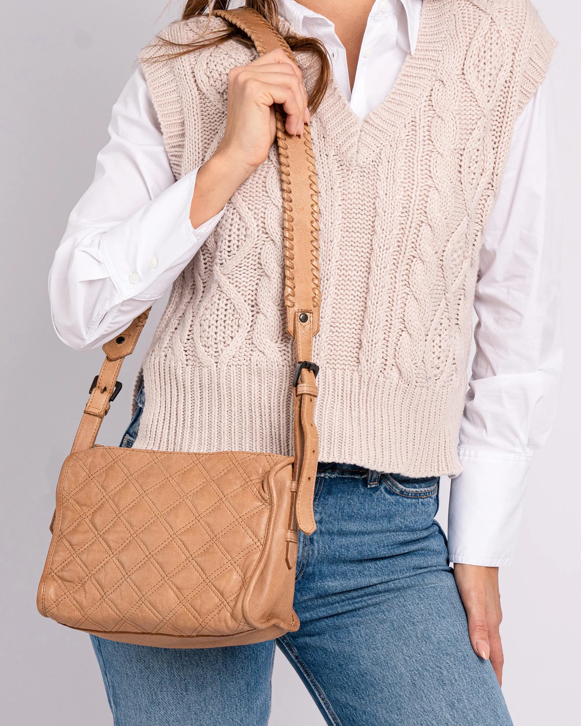 Beker | Diamond-Patterned Crossbody Bag