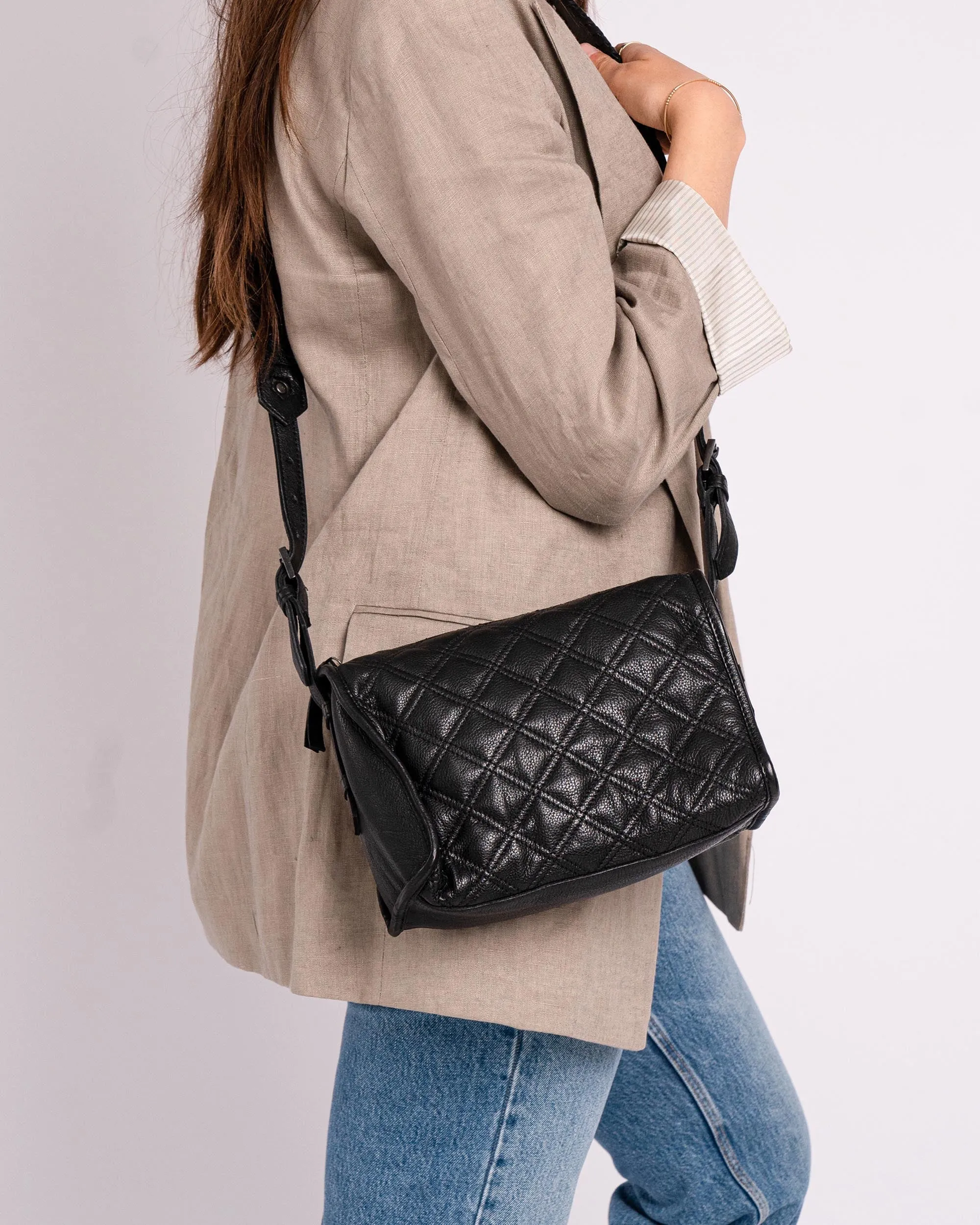 Beker | Diamond-Patterned Crossbody Bag