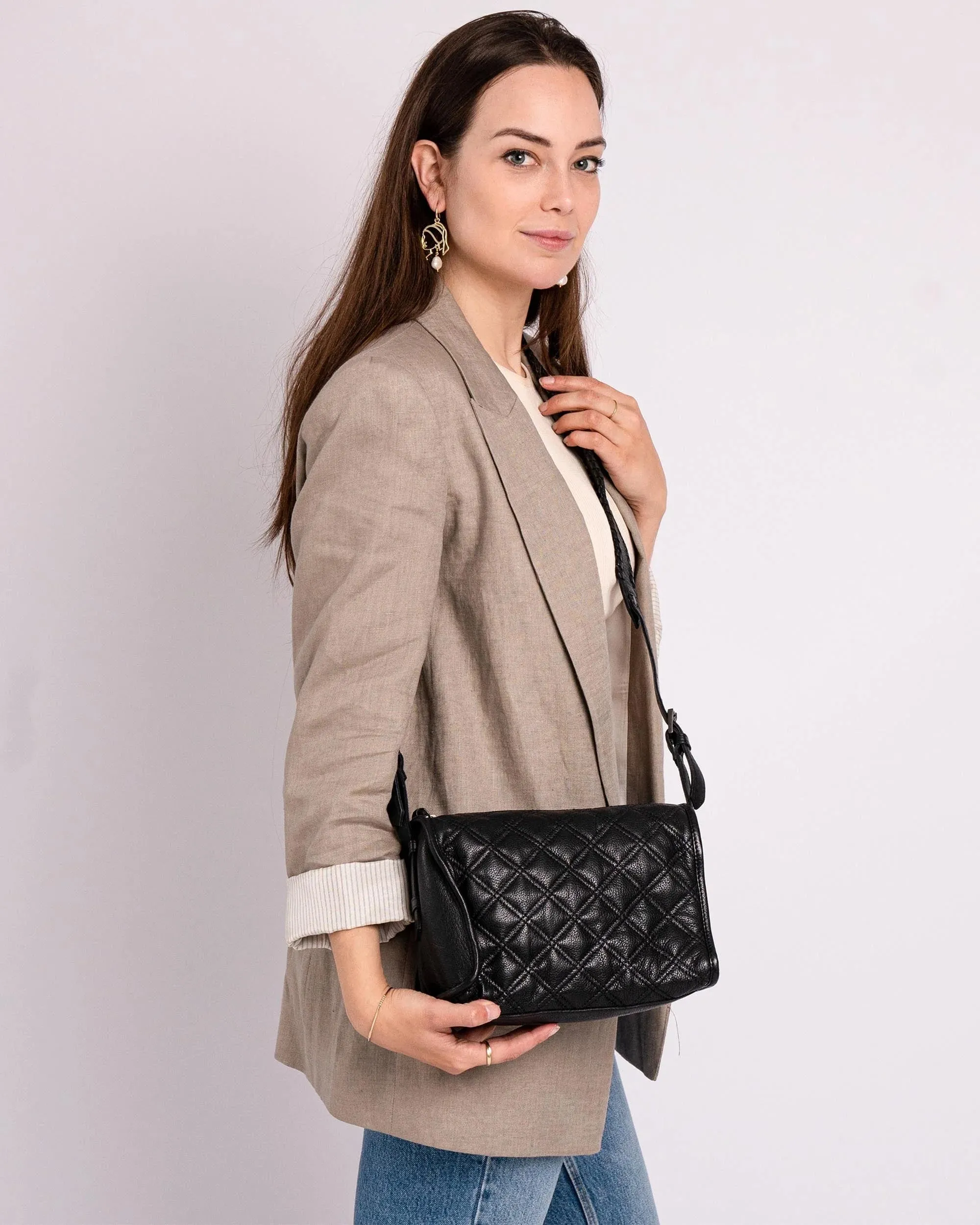 Beker | Diamond-Patterned Crossbody Bag