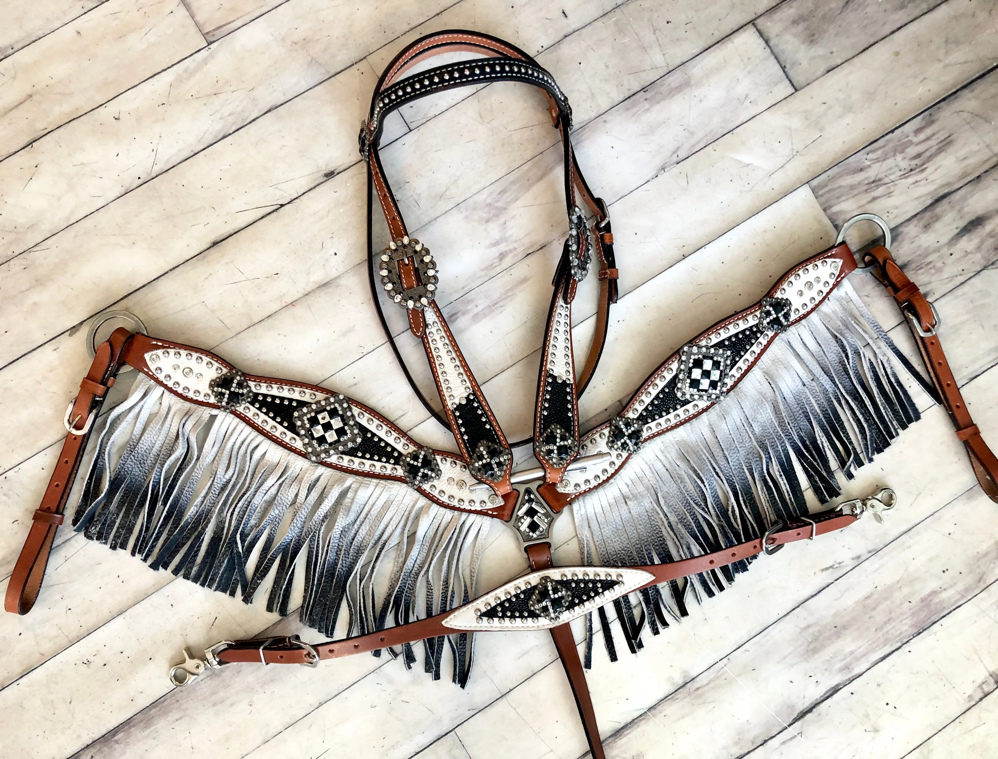 Black and White Ombre, Checkered Concho, Scalloped Leather Tack Set