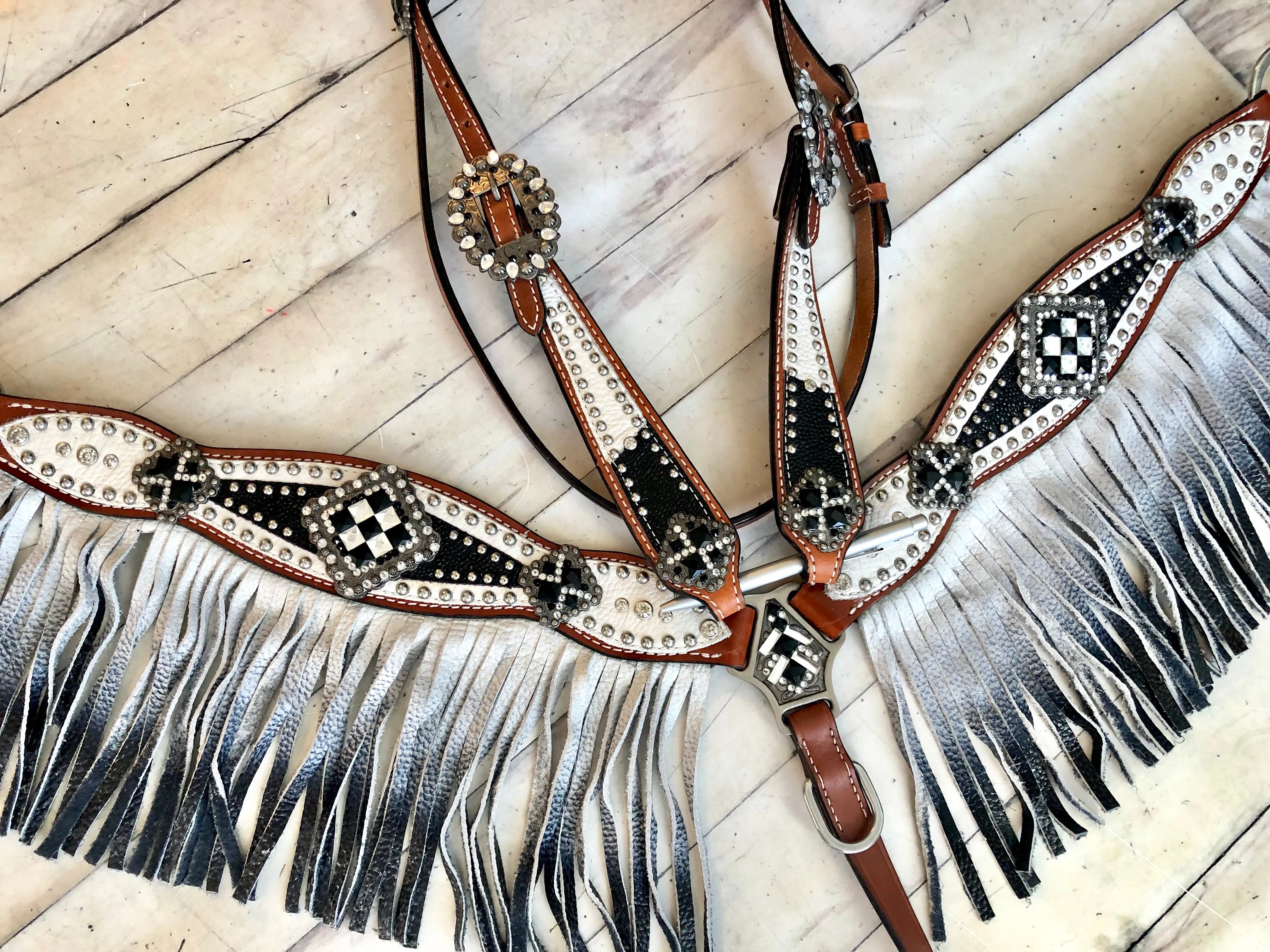 Black and White Ombre, Checkered Concho, Scalloped Leather Tack Set