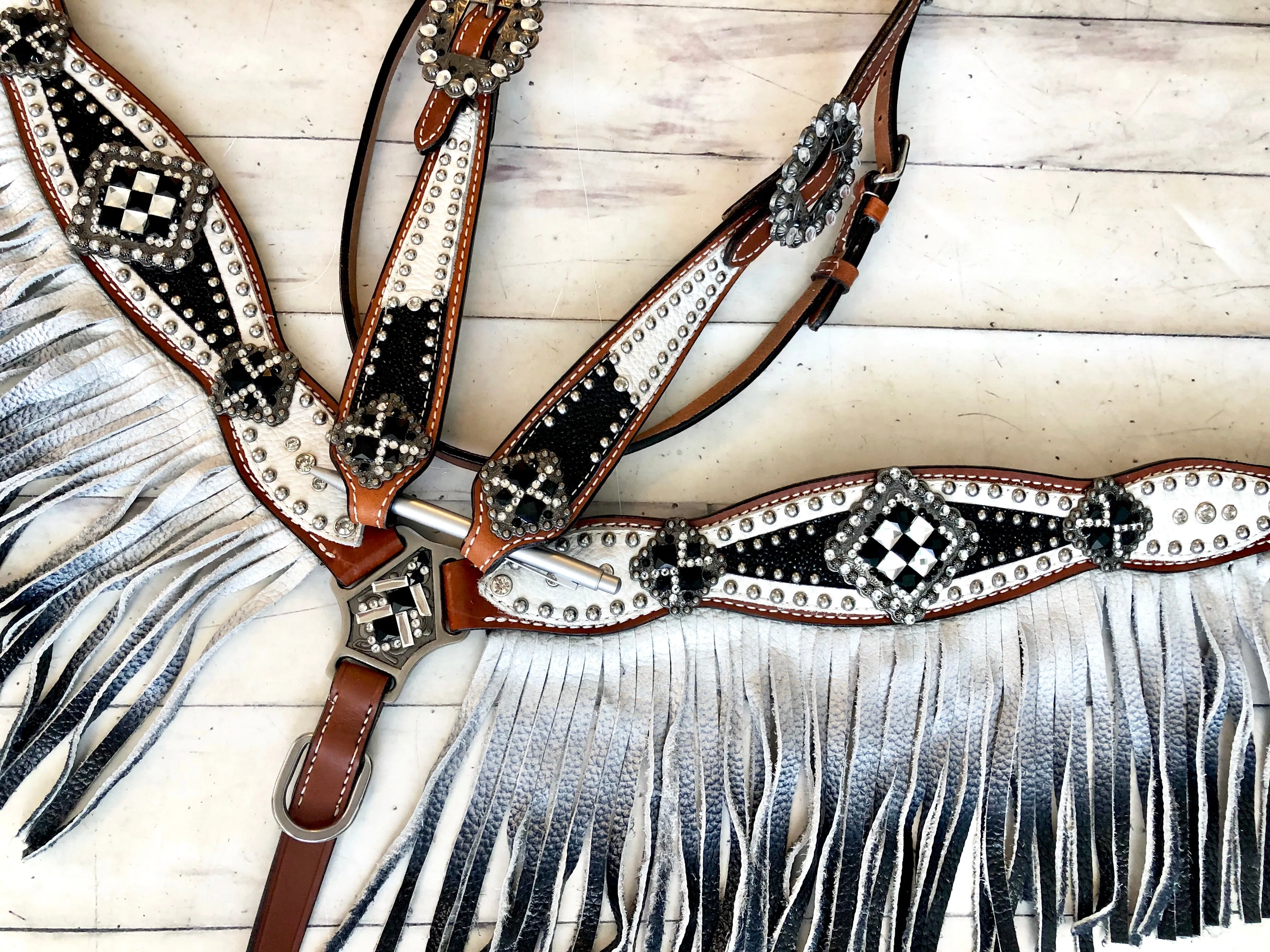 Black and White Ombre, Checkered Concho, Scalloped Leather Tack Set