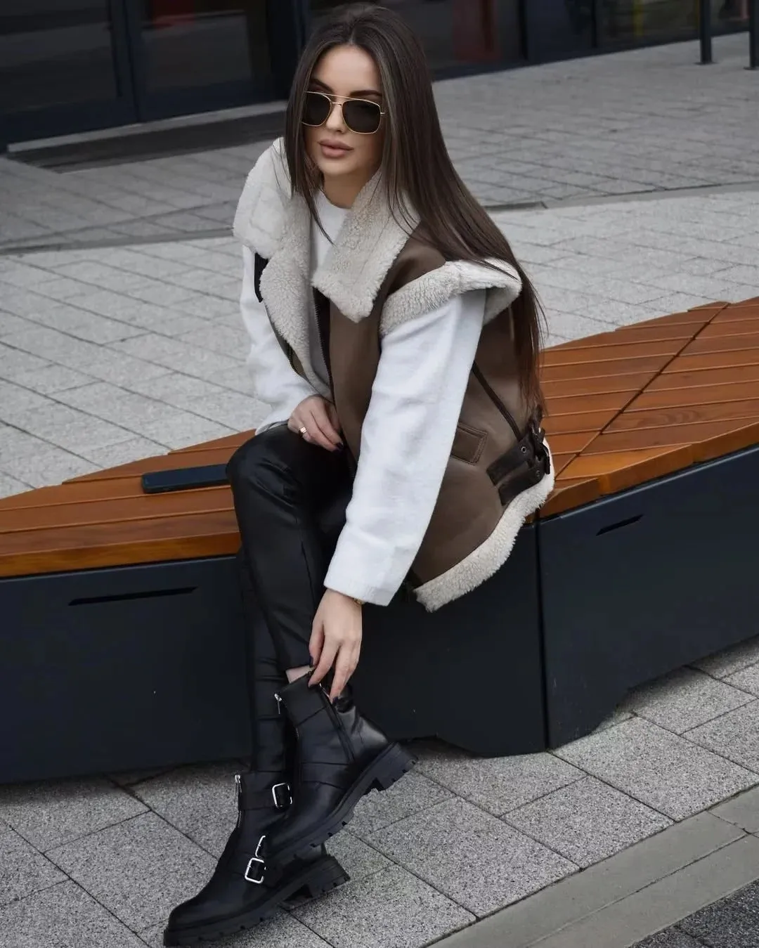 Chic Faux Fur and Leather Patchwork Sleeveless Vest Jacket
