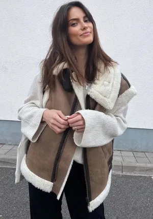 Chic Faux Fur and Leather Patchwork Sleeveless Vest Jacket