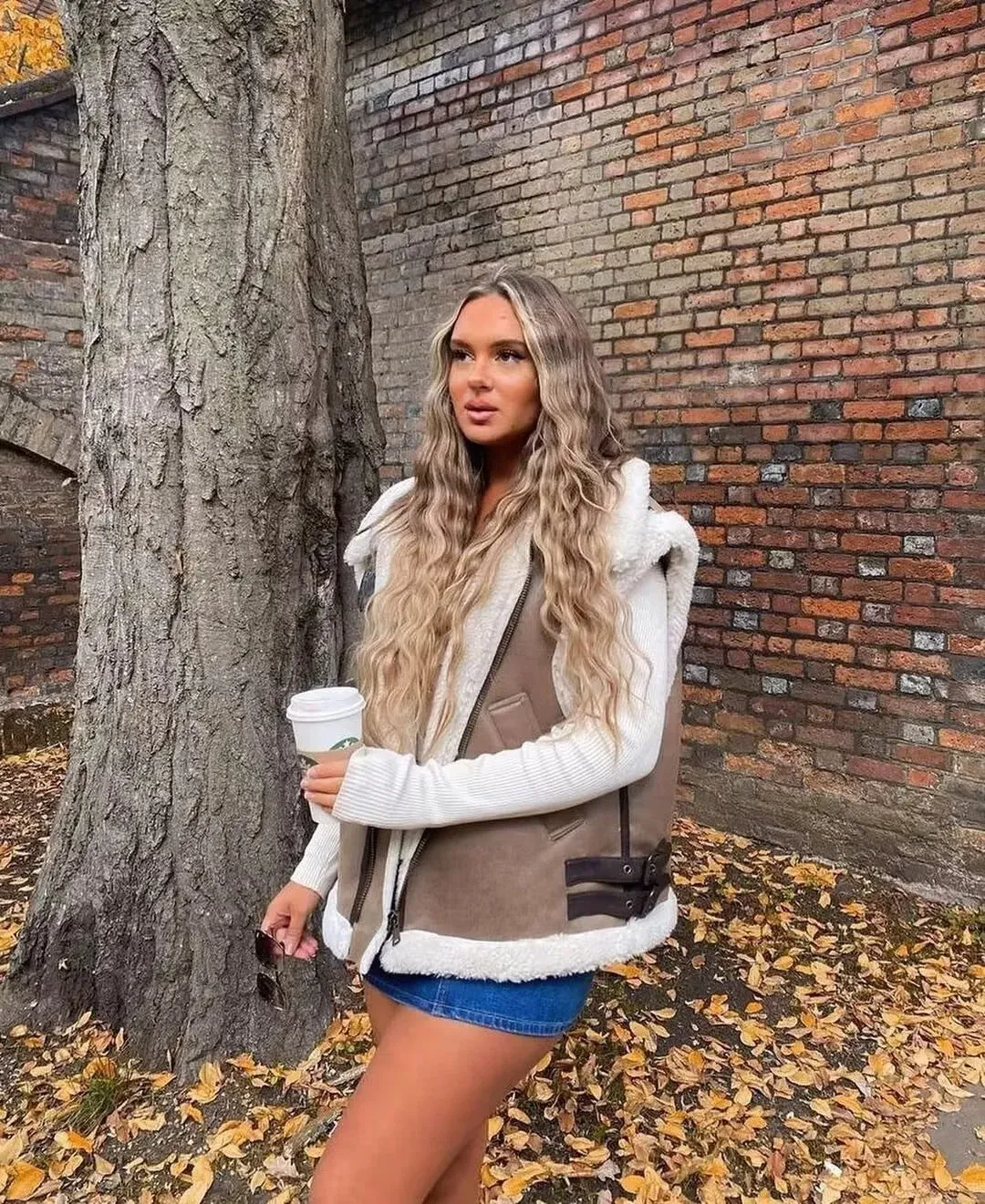 Chic Faux Fur and Leather Patchwork Sleeveless Vest Jacket