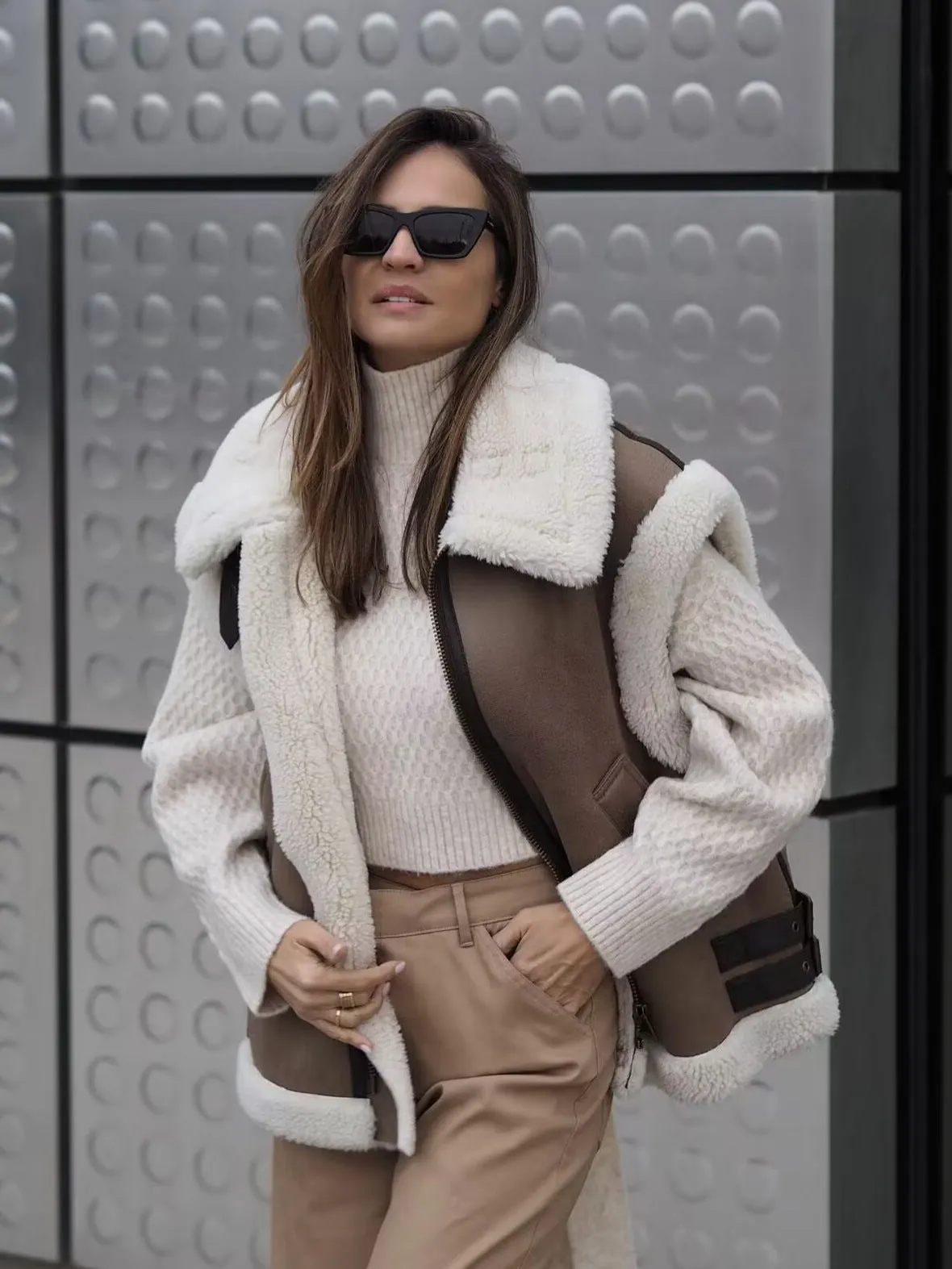 Chic Faux Fur and Leather Patchwork Sleeveless Vest Jacket