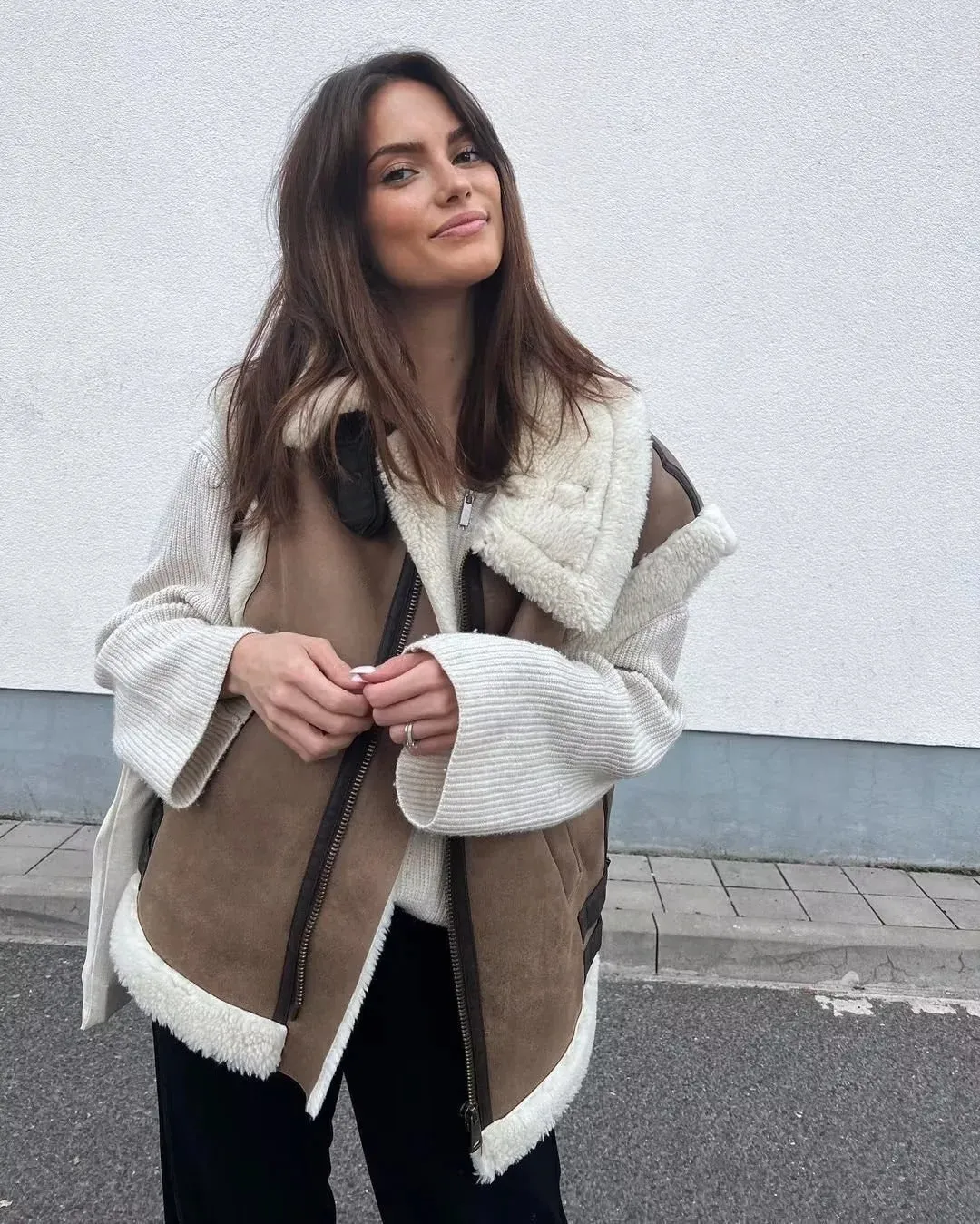 Chic Faux Fur and Leather Patchwork Sleeveless Vest Jacket