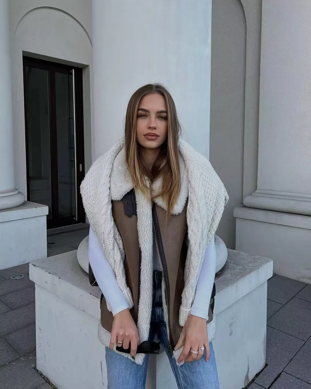 Chic Faux Fur and Leather Patchwork Sleeveless Vest Jacket
