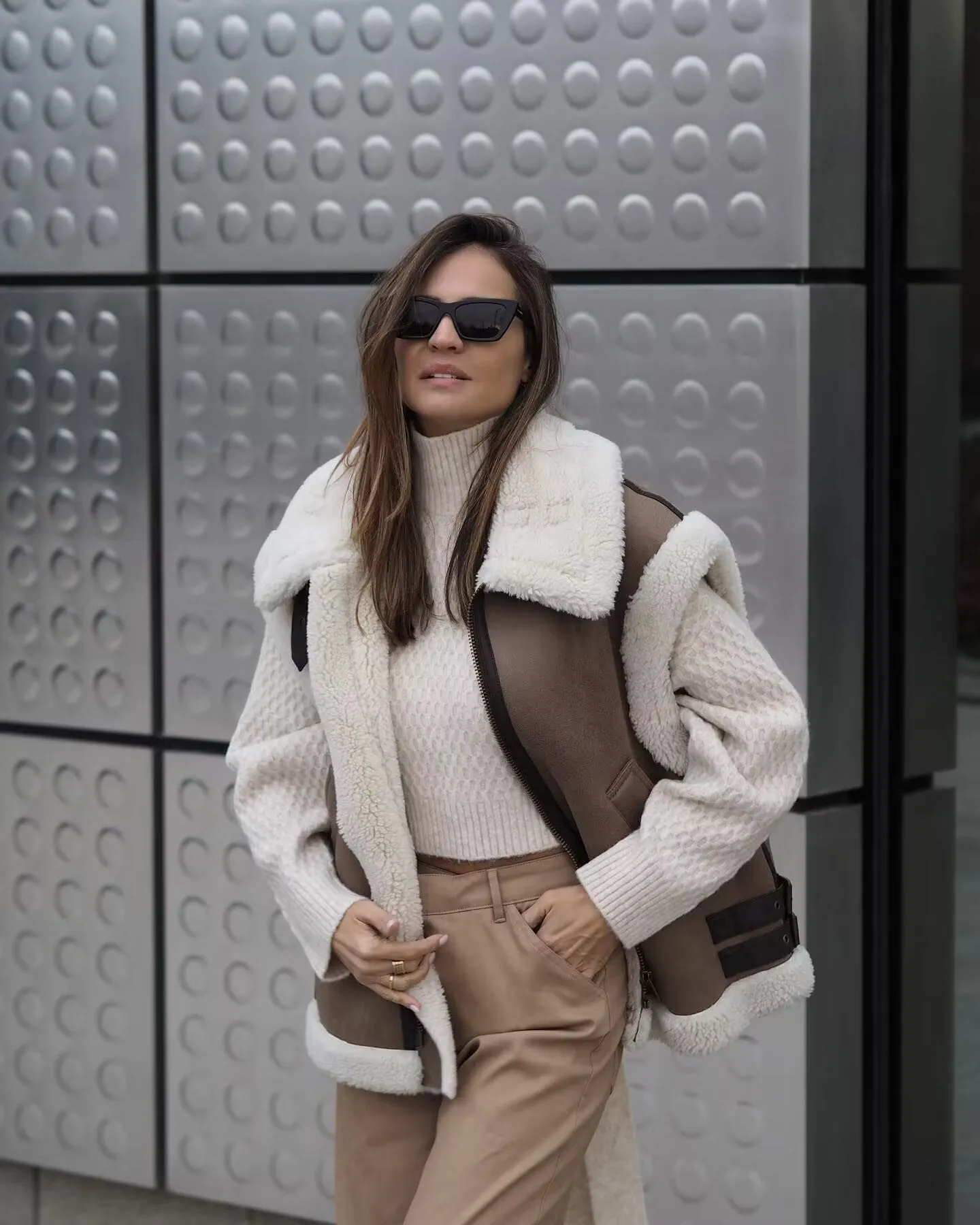 Chic Faux Fur and Leather Patchwork Sleeveless Vest Jacket