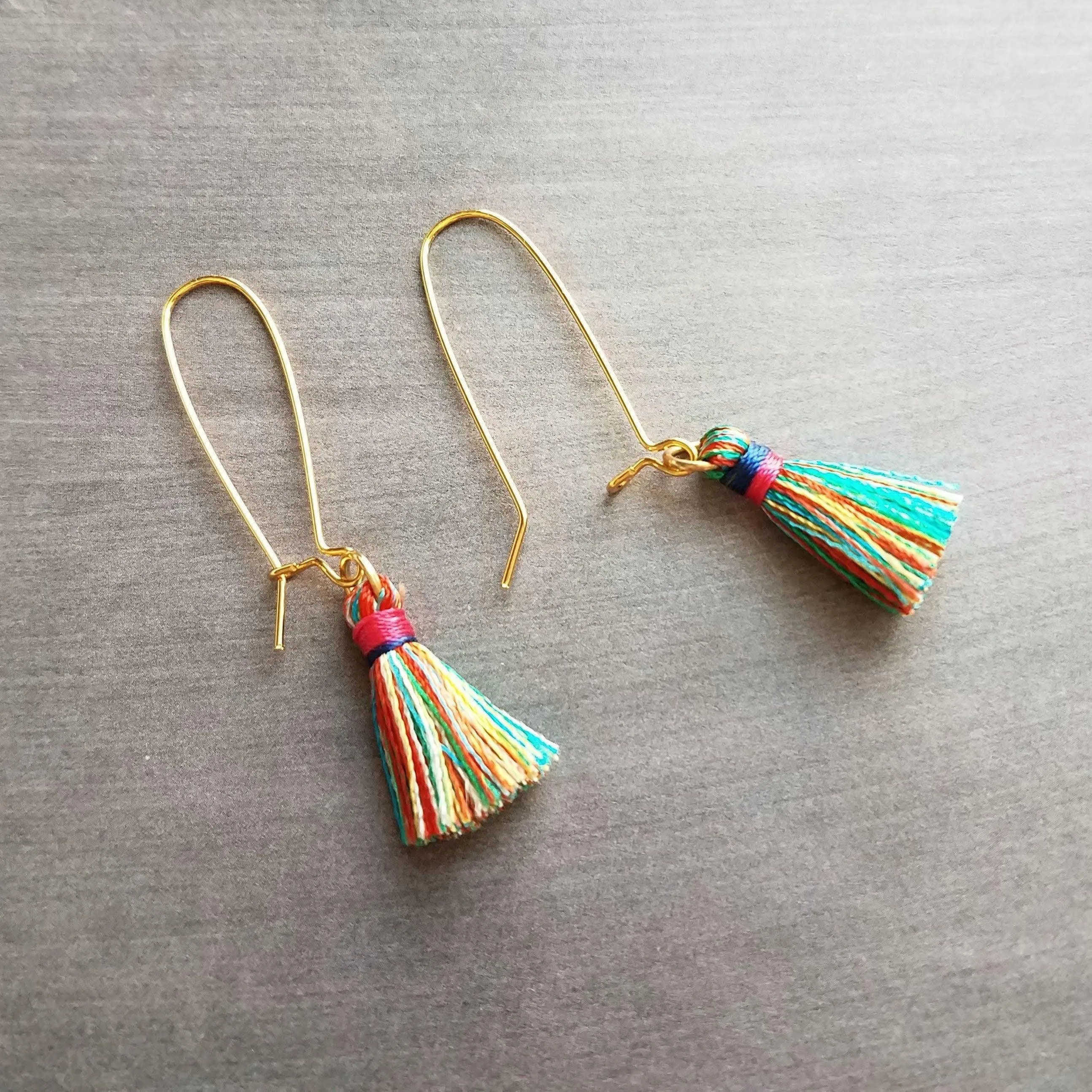 Colorful Tassel Earrings, long tassel earring, multicolor tassel, rainbow tassel earring, kidney wire earring, gold tassel earring, latching