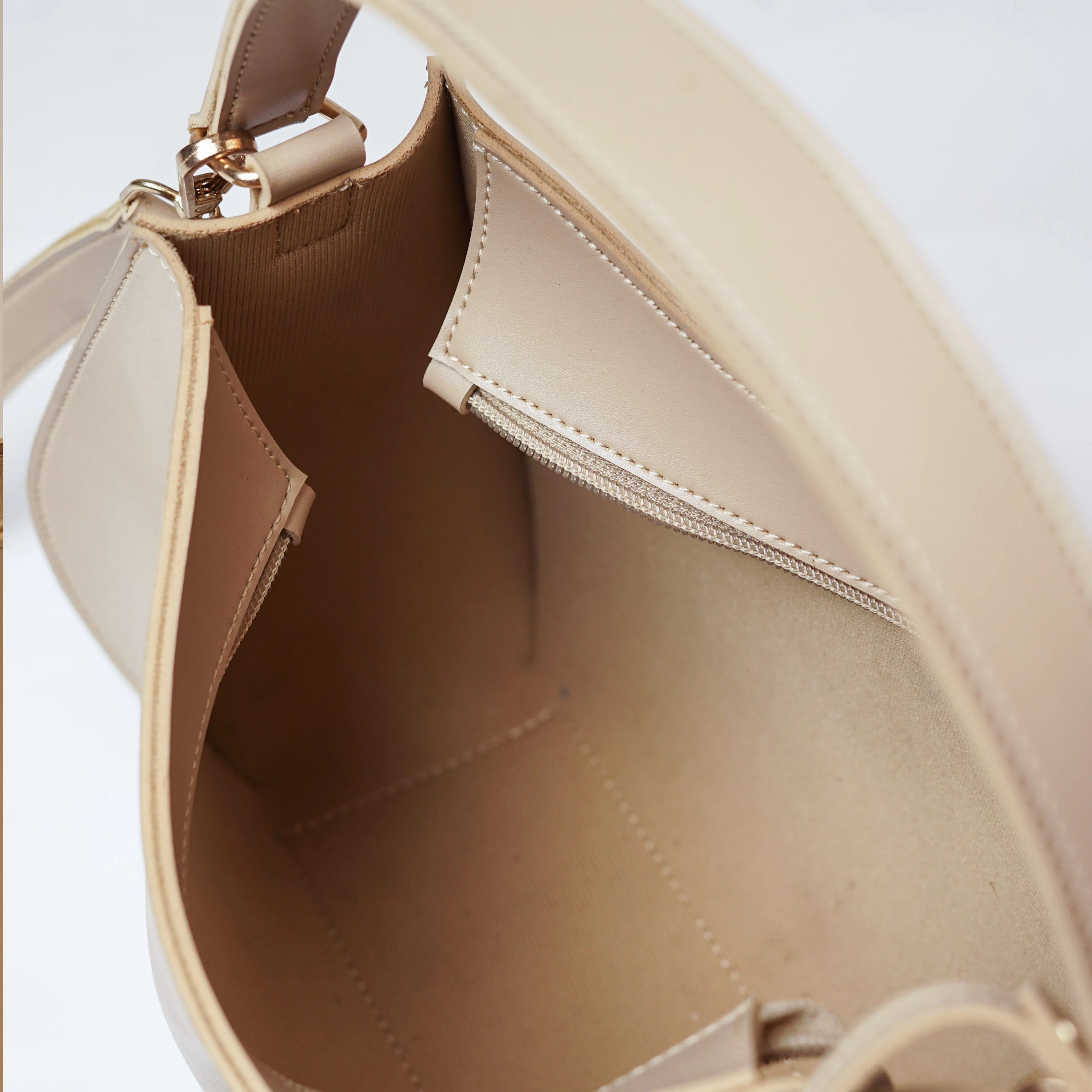 Crescent Bag - Skin