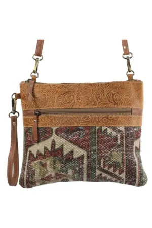 Crossbody Rug with Leather and Front Zipper