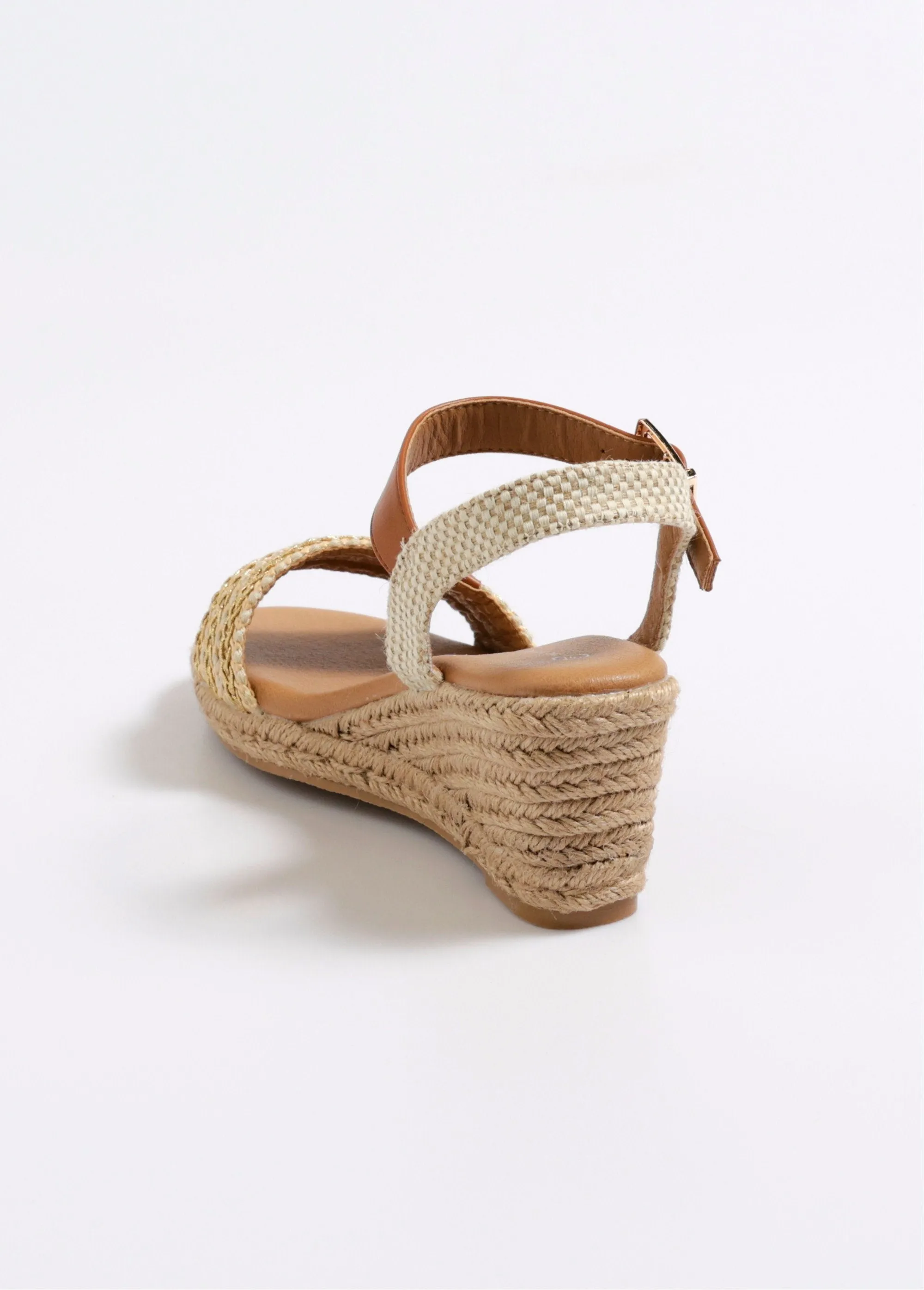Fancy espadrille with faux leather details