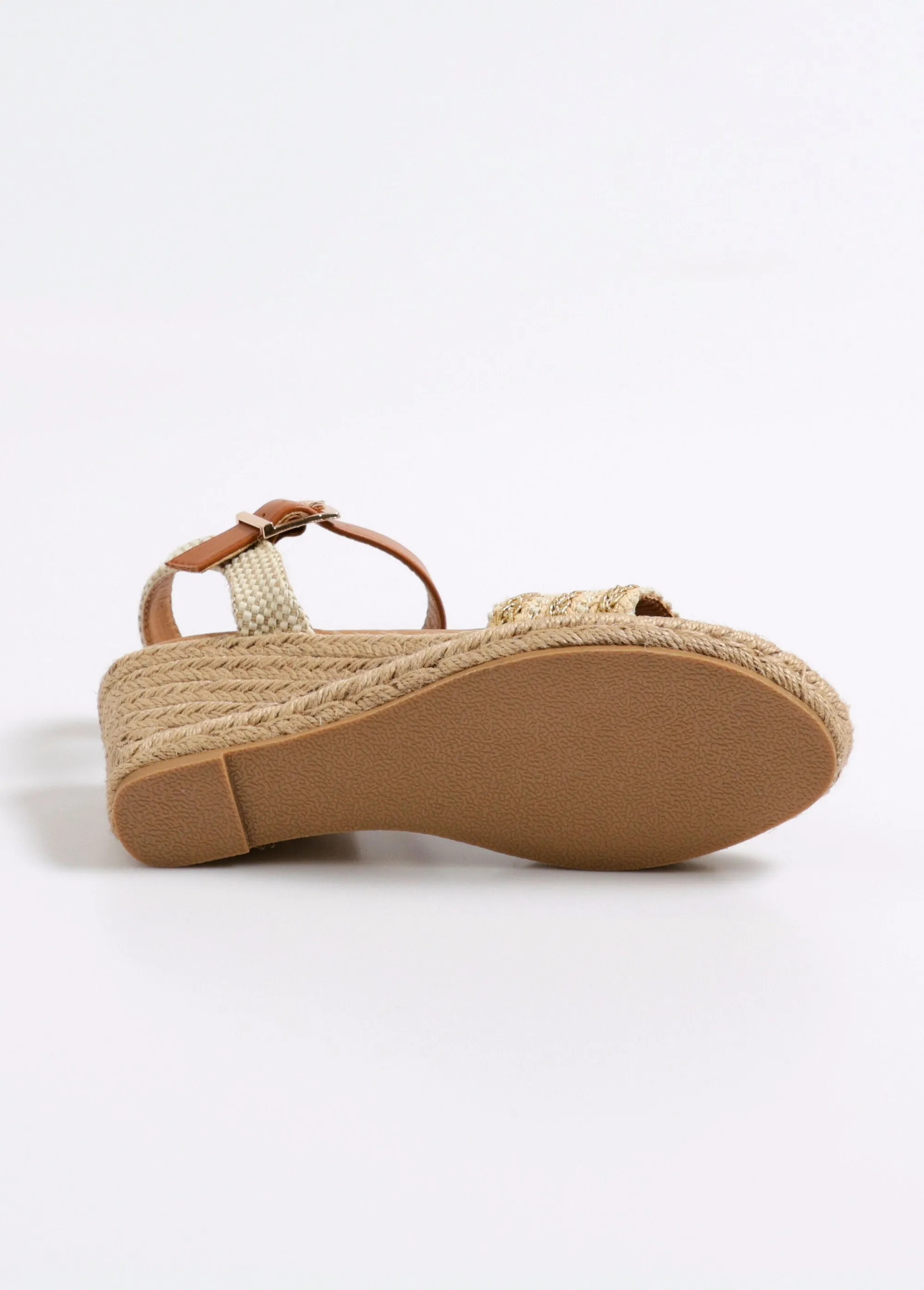 Fancy espadrille with faux leather details