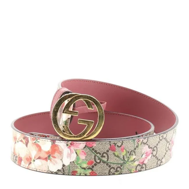 Gucci GG Supreme Monogram Blooms Print Belt in Pink