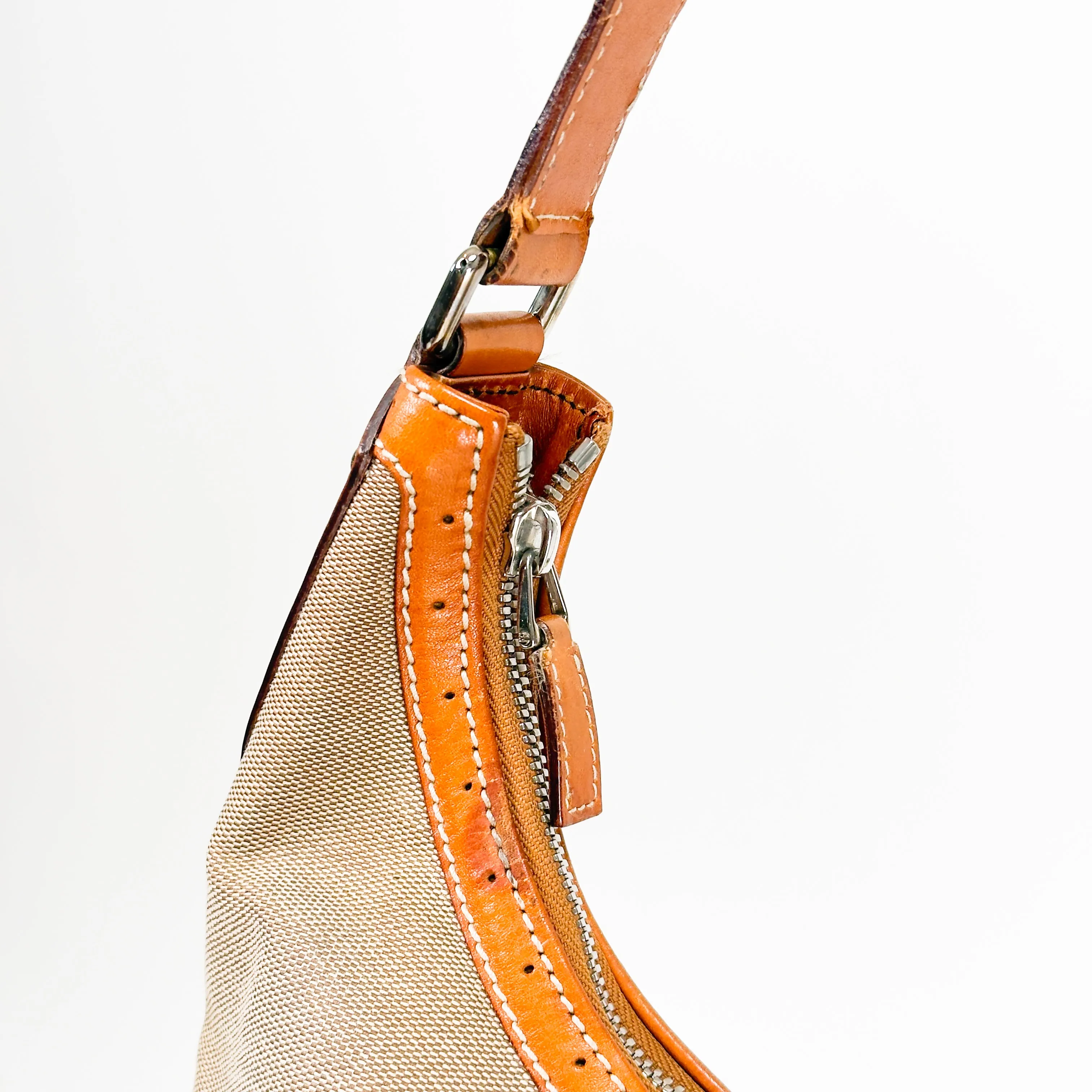 GUCCI Half moon hobo shoulderbag
