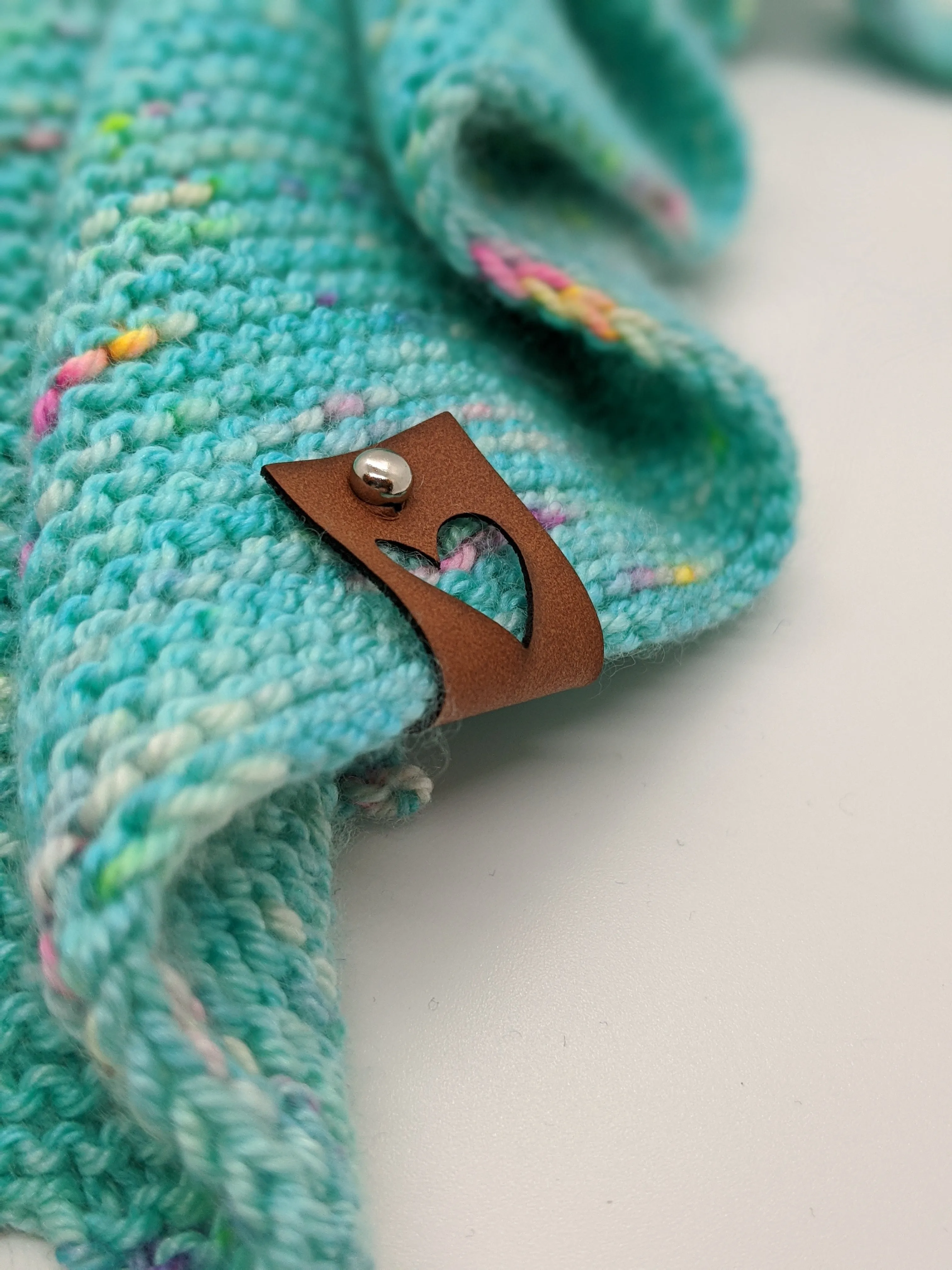 Heart cutout no-sew leatherette tag