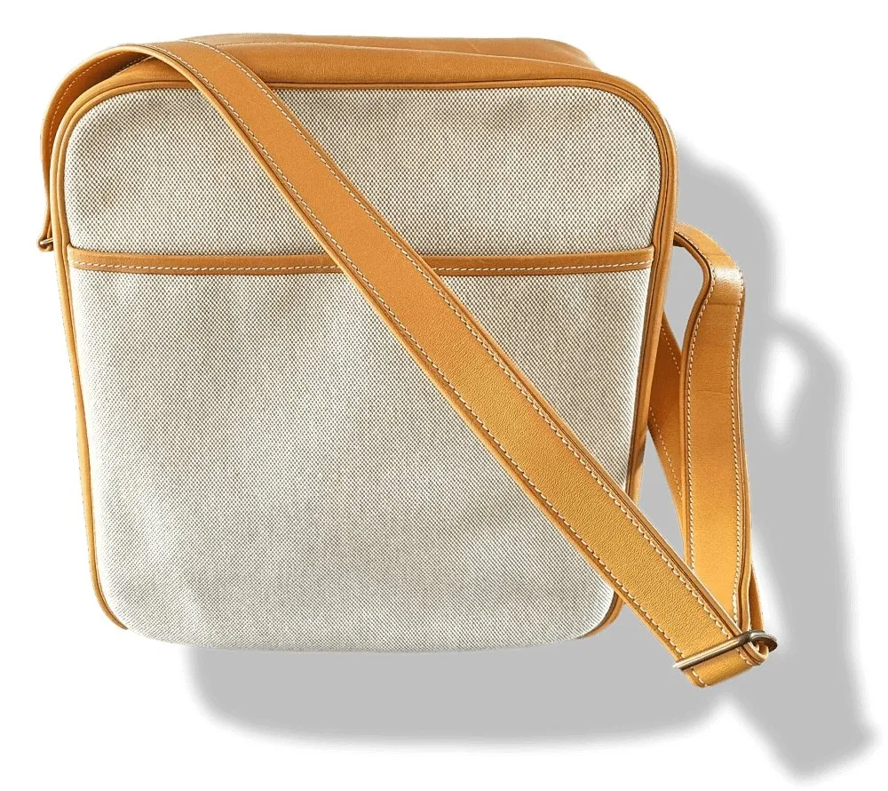 Hermes 1997 Natural Canvas and Leather VICTORIA CROSSBODY Travel Week-end Train Bag Superb condition in Dustbag!