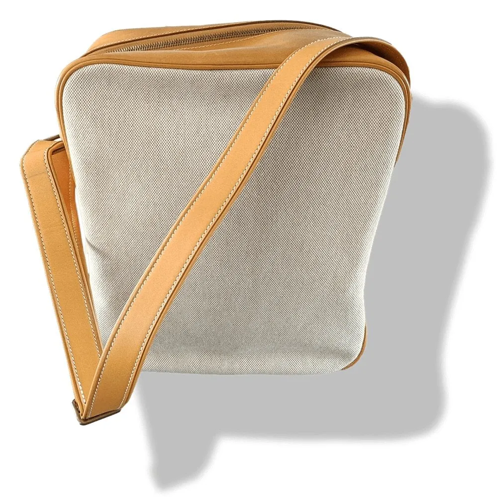 Hermes 1997 Natural Canvas and Leather VICTORIA CROSSBODY Travel Week-end Train Bag Superb condition in Dustbag!