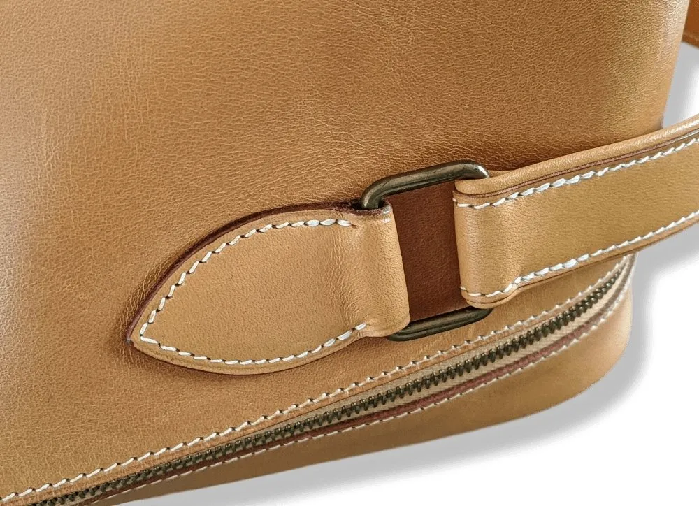 Hermes 1997 Natural Canvas and Leather VICTORIA CROSSBODY Travel Week-end Train Bag Superb condition in Dustbag!