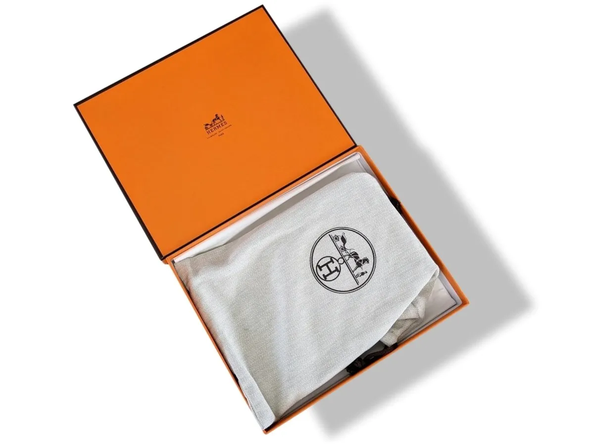 Hermes 2010 Canvas with Barenia QUADRIGE Azap Zip Wallet GM Rare!