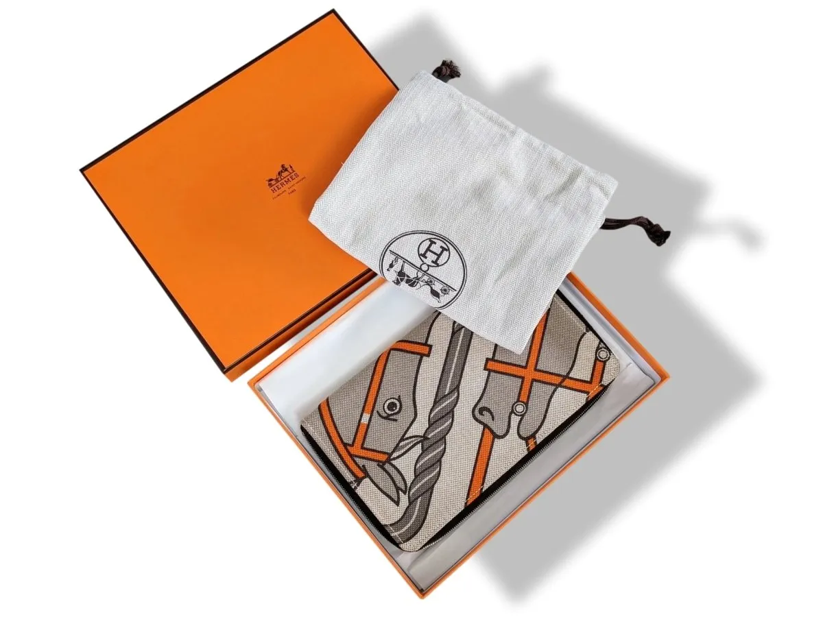 Hermes 2010 Canvas with Barenia QUADRIGE Azap Zip Wallet GM Rare!