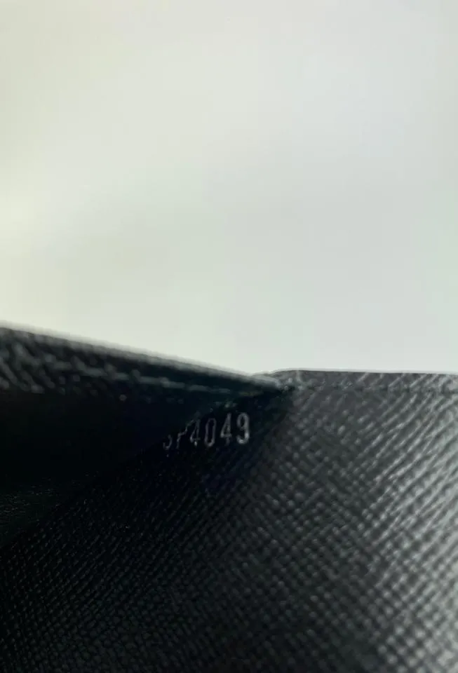 Louis Vuitton Black Epi Leather Noir Medium Ring Agenda MM Notebook Cover 47LVL1125