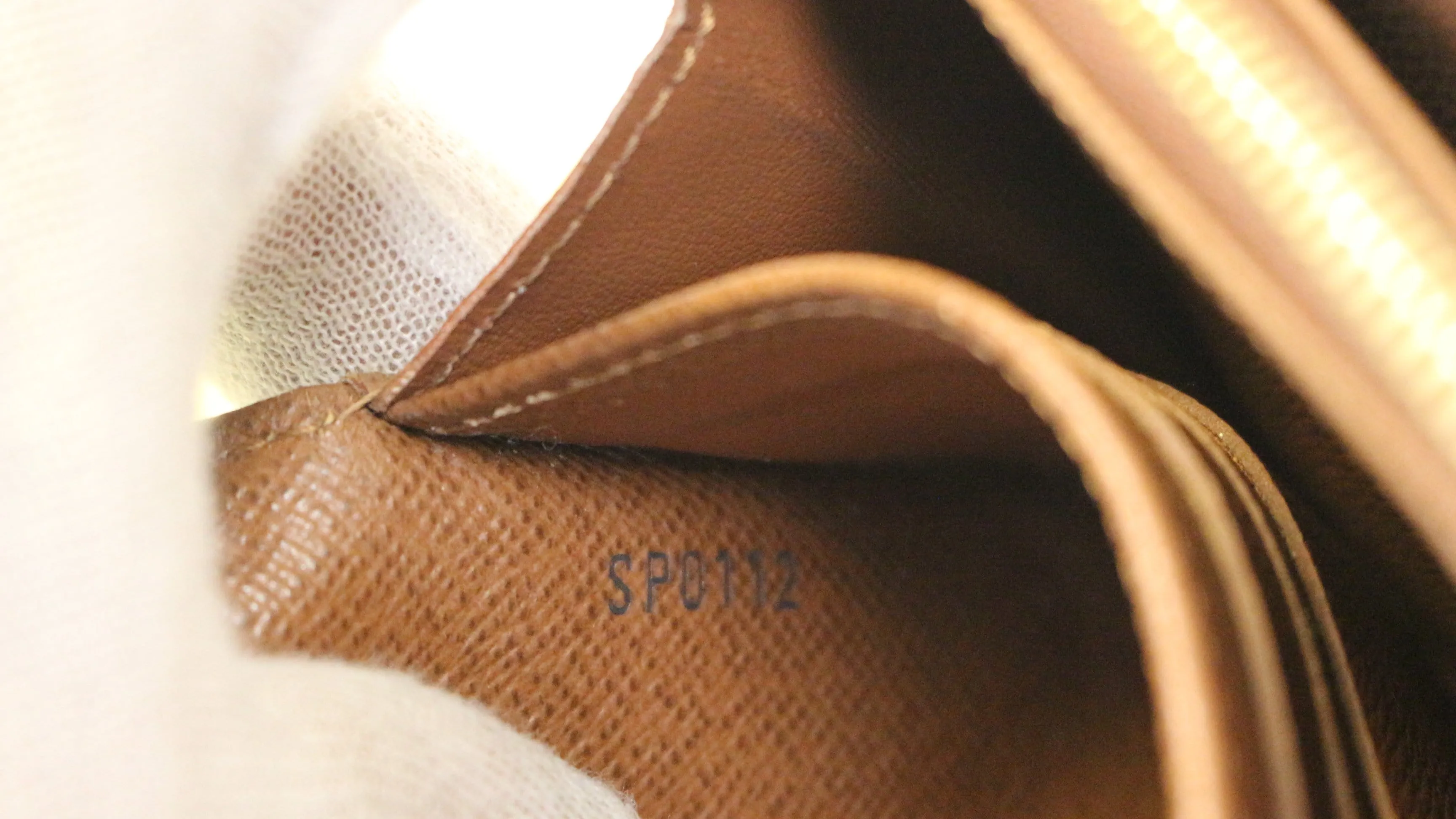 LOUIS VUITTON Monogram Canvas Sarah Etoile Wallet