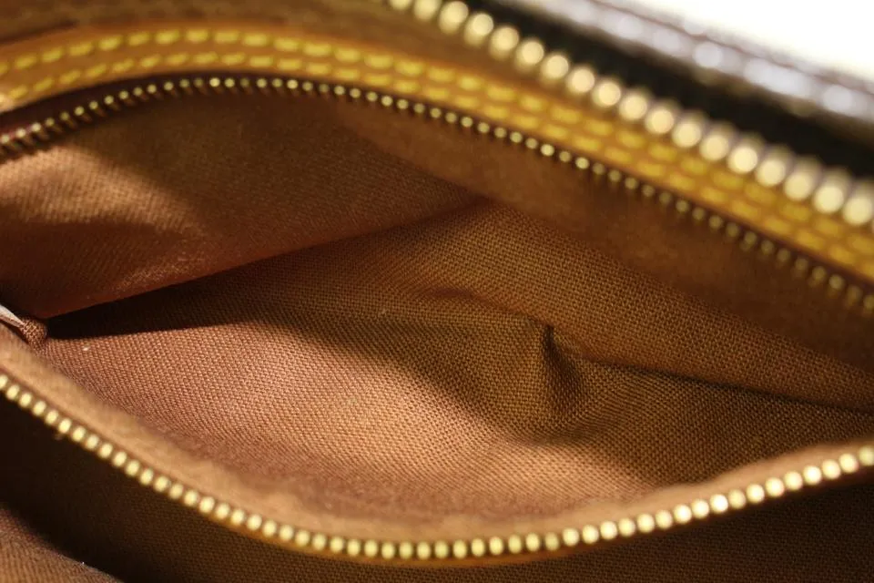 Louis Vuitton Monogram Trotteur Crossbody Bag 823lv29