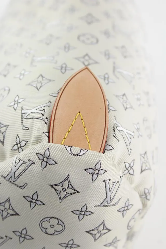 Louis Vuitton Ultra Rare Monogram Pillow Bag Shaper Stuffing 10LVS1218