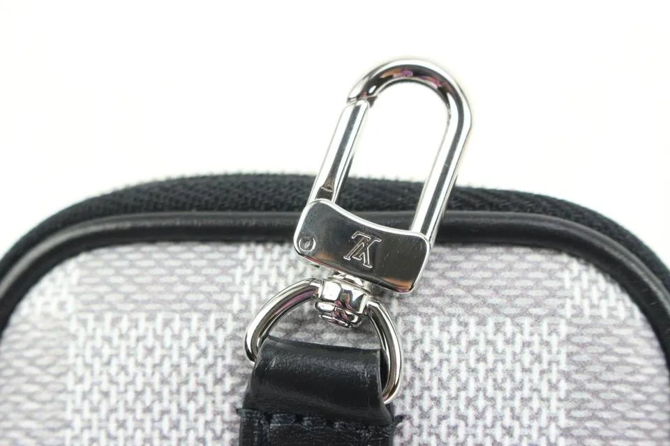 Louis Vuitton Ultra Rare White Damier Graphite Pouch 28lk321s