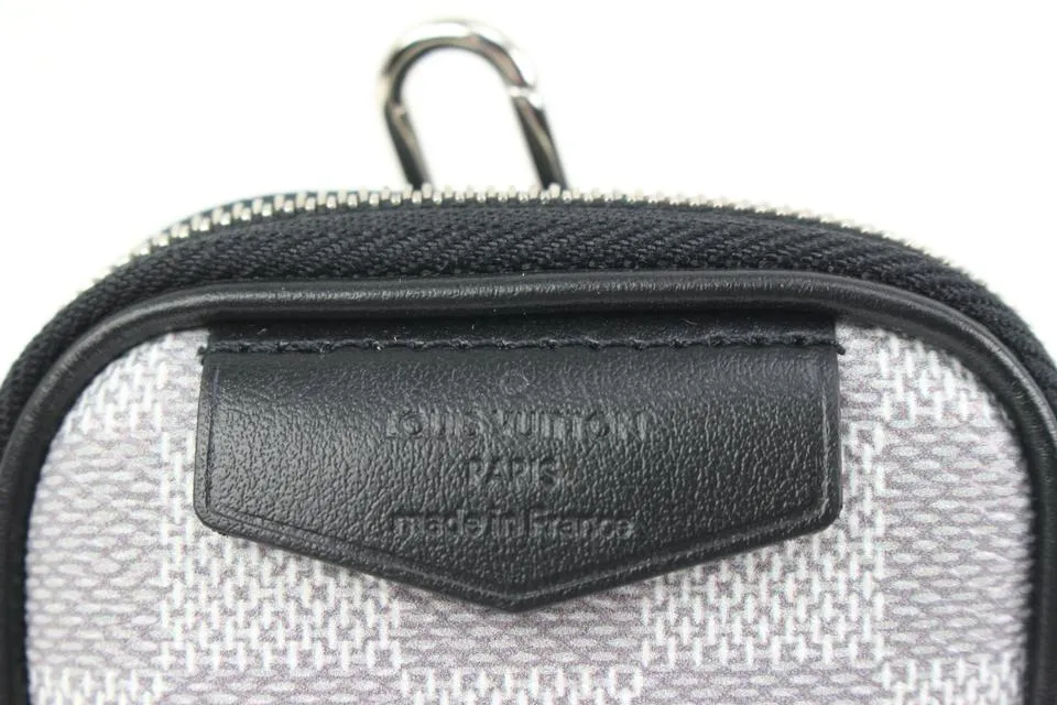 Louis Vuitton Ultra Rare White Damier Graphite Pouch 28lk321s