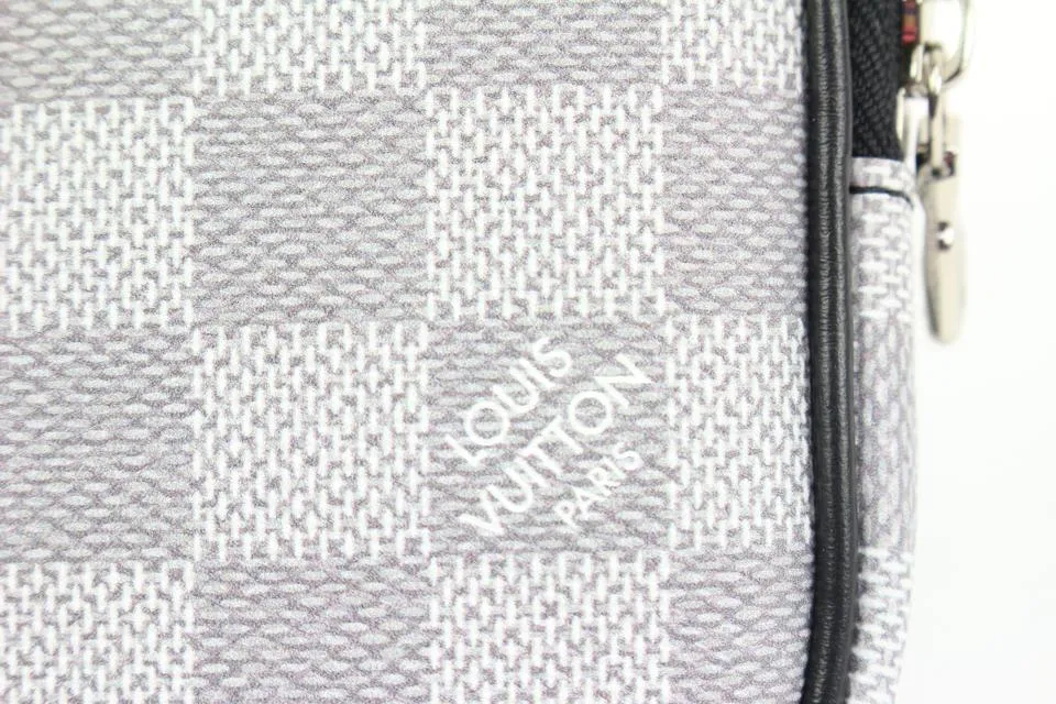Louis Vuitton Ultra Rare White Damier Graphite Pouch 28lk321s