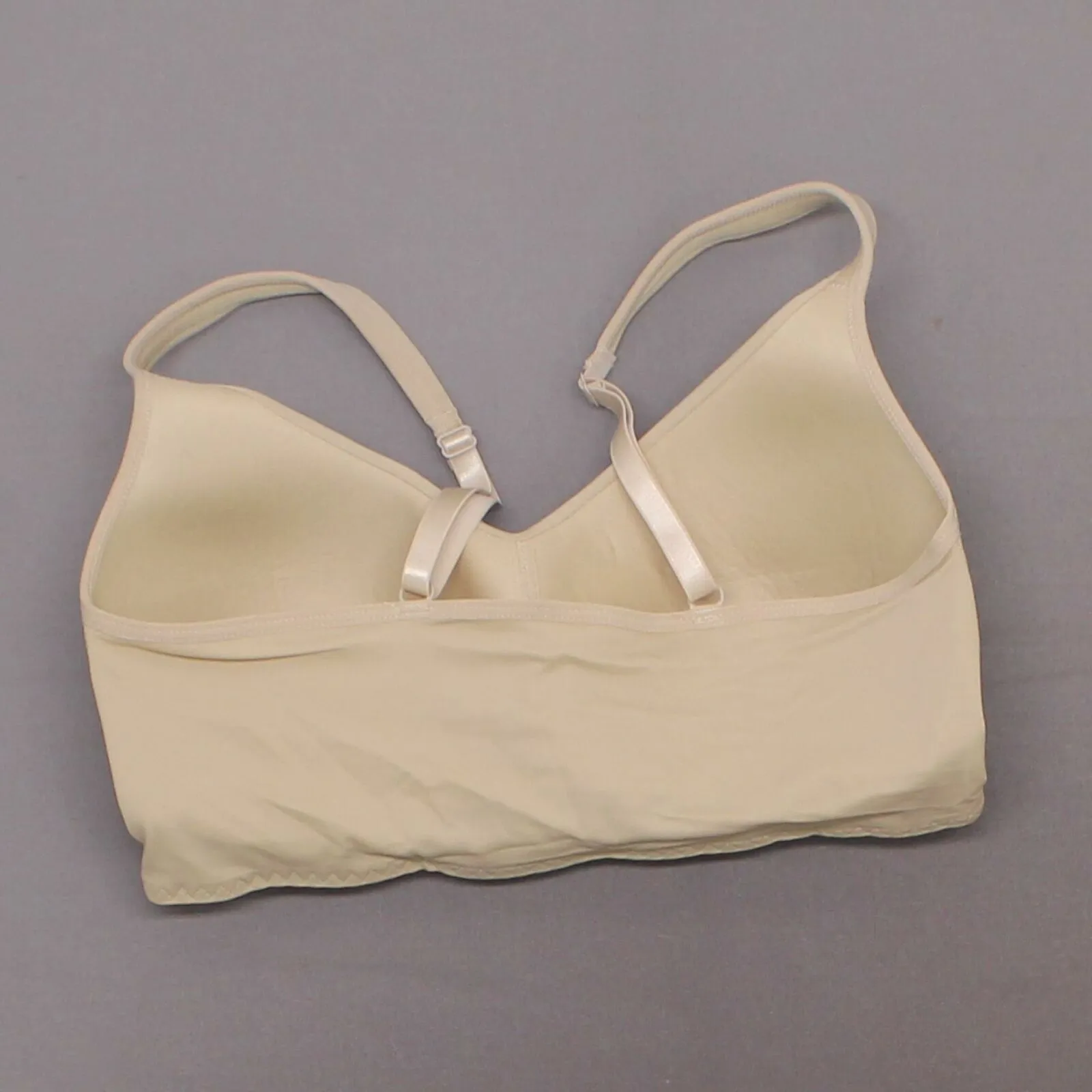 New Rhonda Shear Molded Cup Bra With Lace Hem. 686368-NEW Large