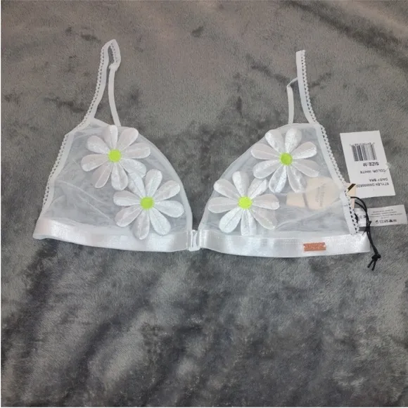 NWT REVOLVE Set of Daisy Bra &amp; Underwear Matching Set White Size Medium