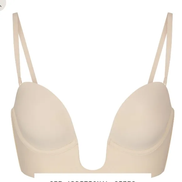 NWT SKIMS Deep Plunge Shapewear Plunge Bra in Sand with removable straps