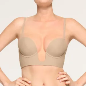 NWT SKIMS Deep Plunge Shapewear Plunge Bra in Sand with removable straps