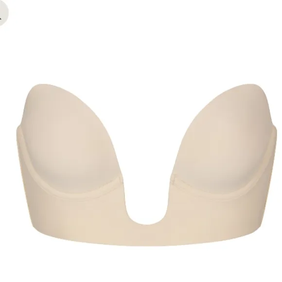 NWT SKIMS Deep Plunge Shapewear Plunge Bra in Sand with removable straps