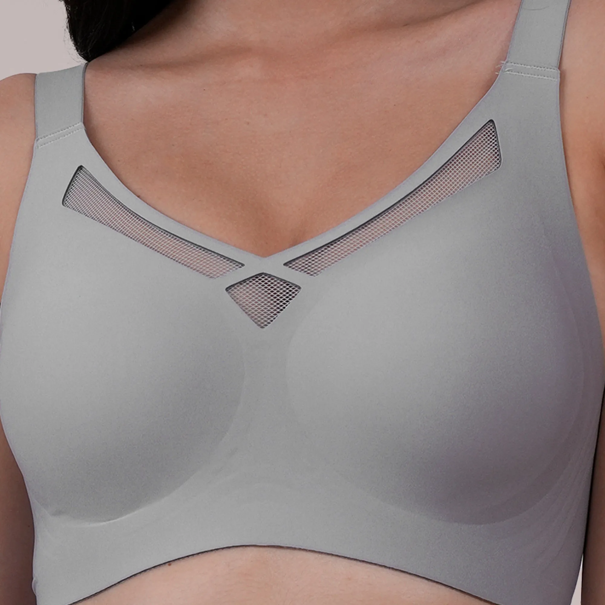 Padded Non-Wired Full Coverage Seamless T-Shirt Bra with Mesh Detailing