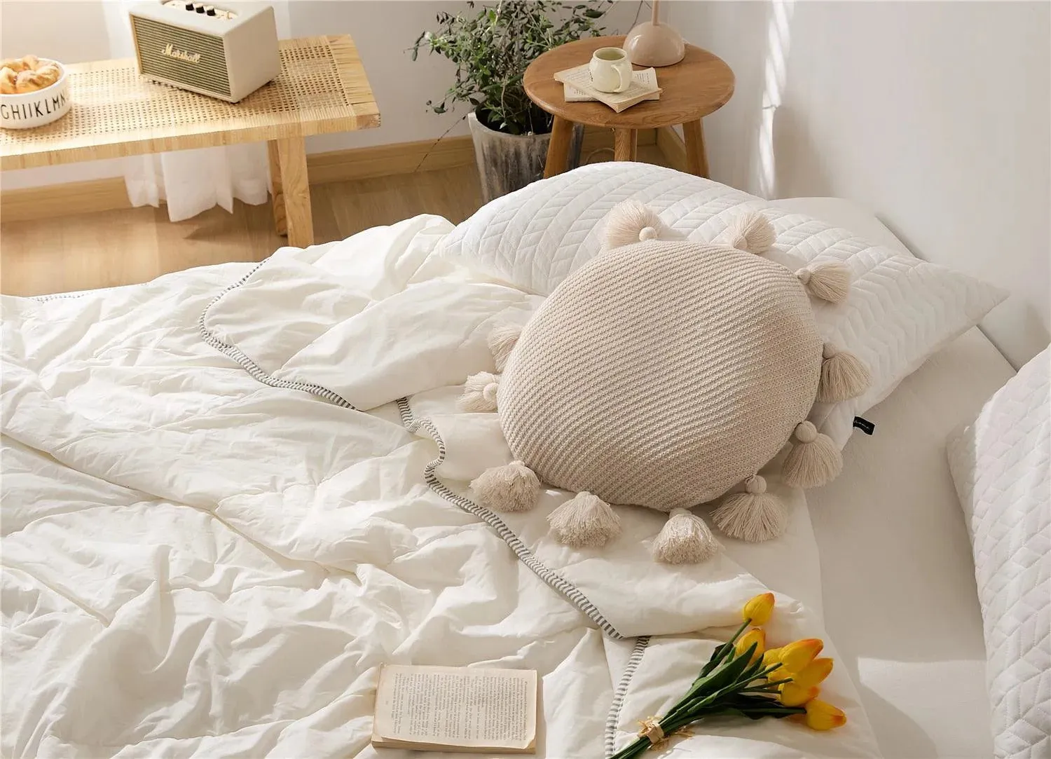 Round Tassel Decorative Throw Pillow