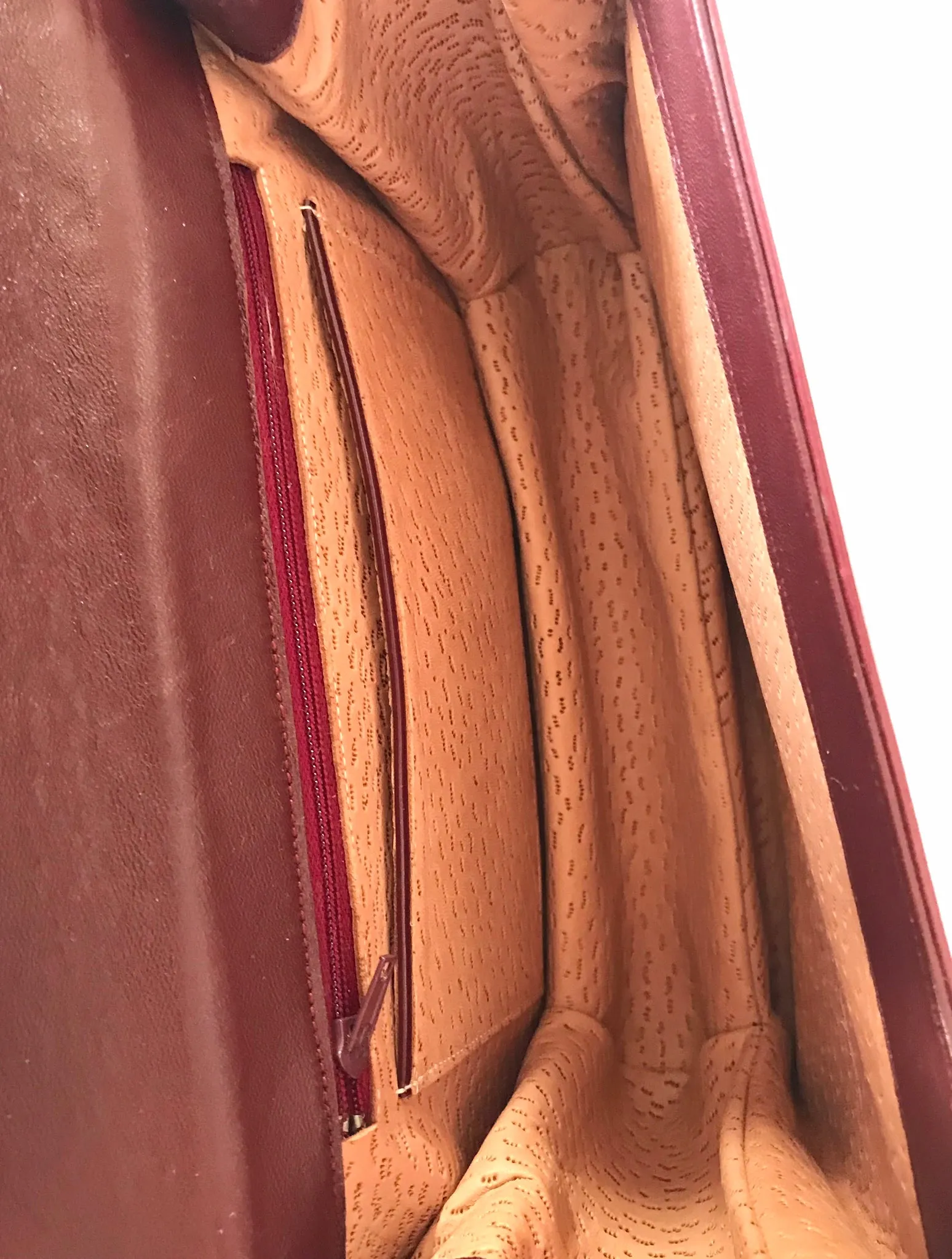 Vintage Lanvin wine leather shoulder bag with golden logo motif closure. Classic must have purse. 060620r2