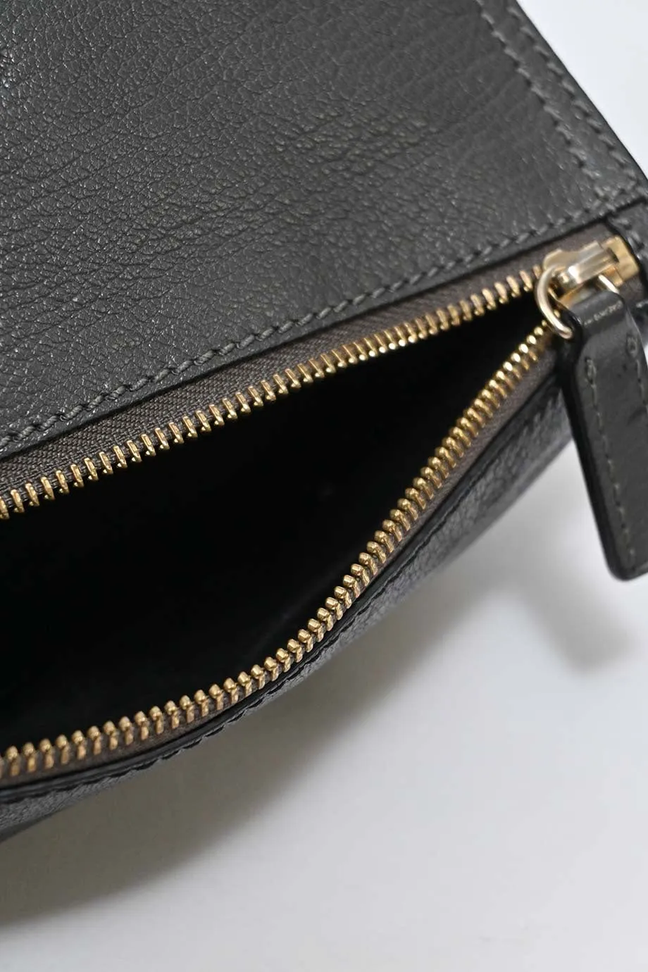[WB5325] Givenchy | Cross-Body Bag