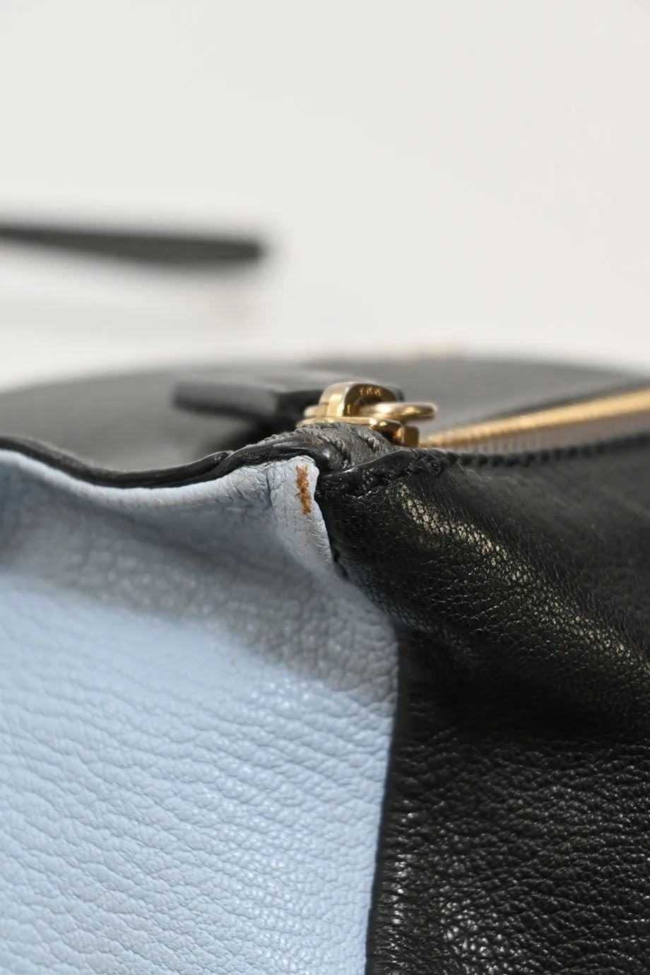 [WB5325] Givenchy | Cross-Body Bag