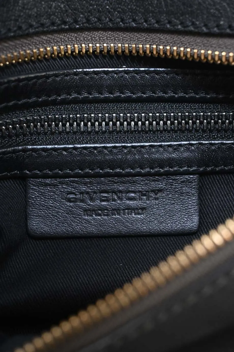 [WB5325] Givenchy | Cross-Body Bag