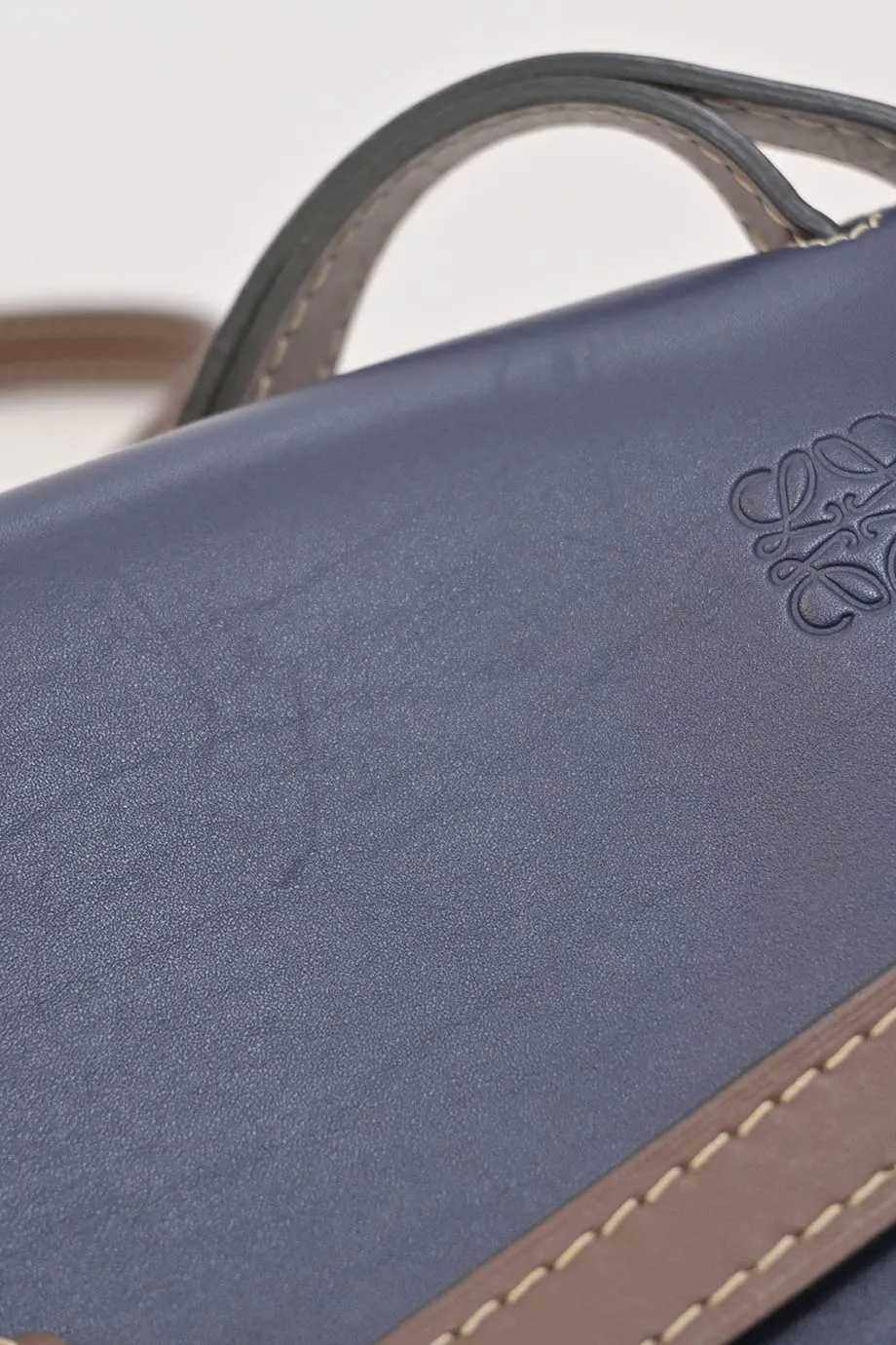 [WB6229] Loewe | Cross-Body Bag