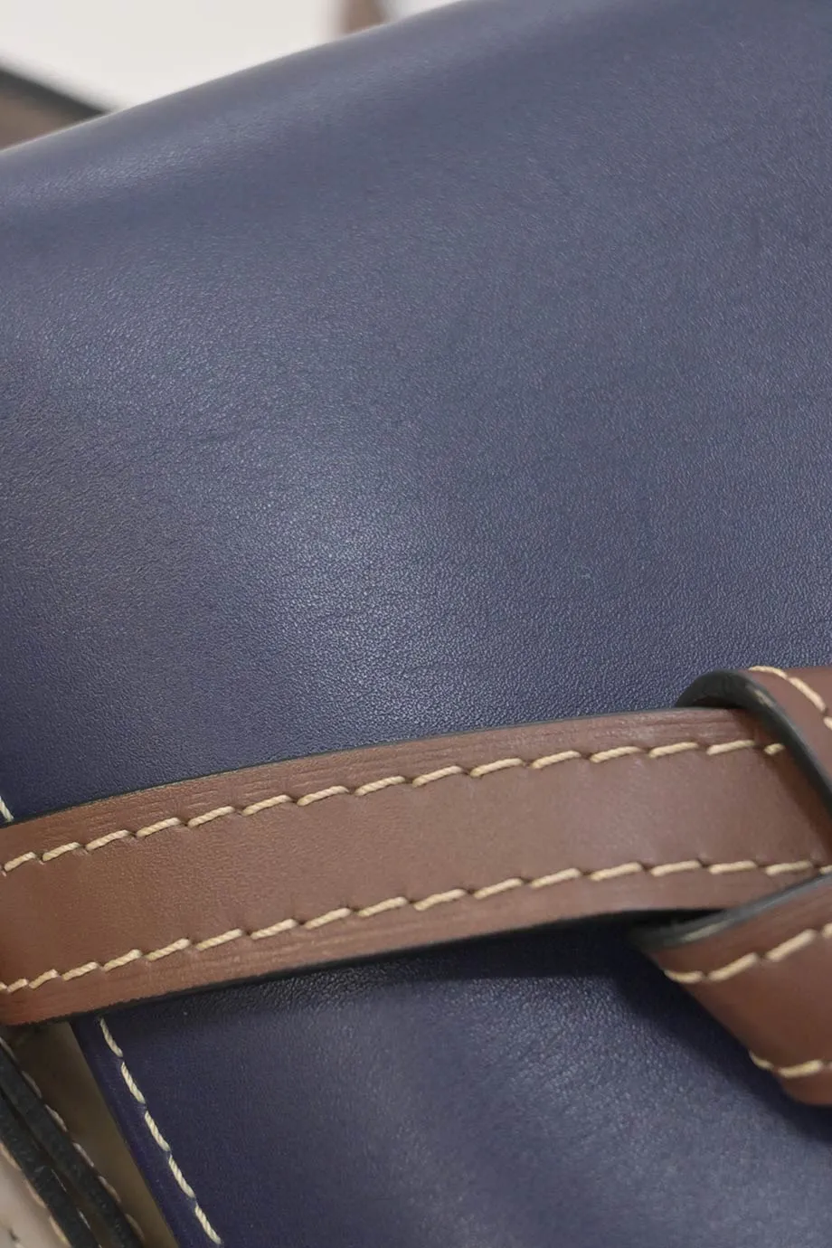 [WB6229] Loewe | Cross-Body Bag